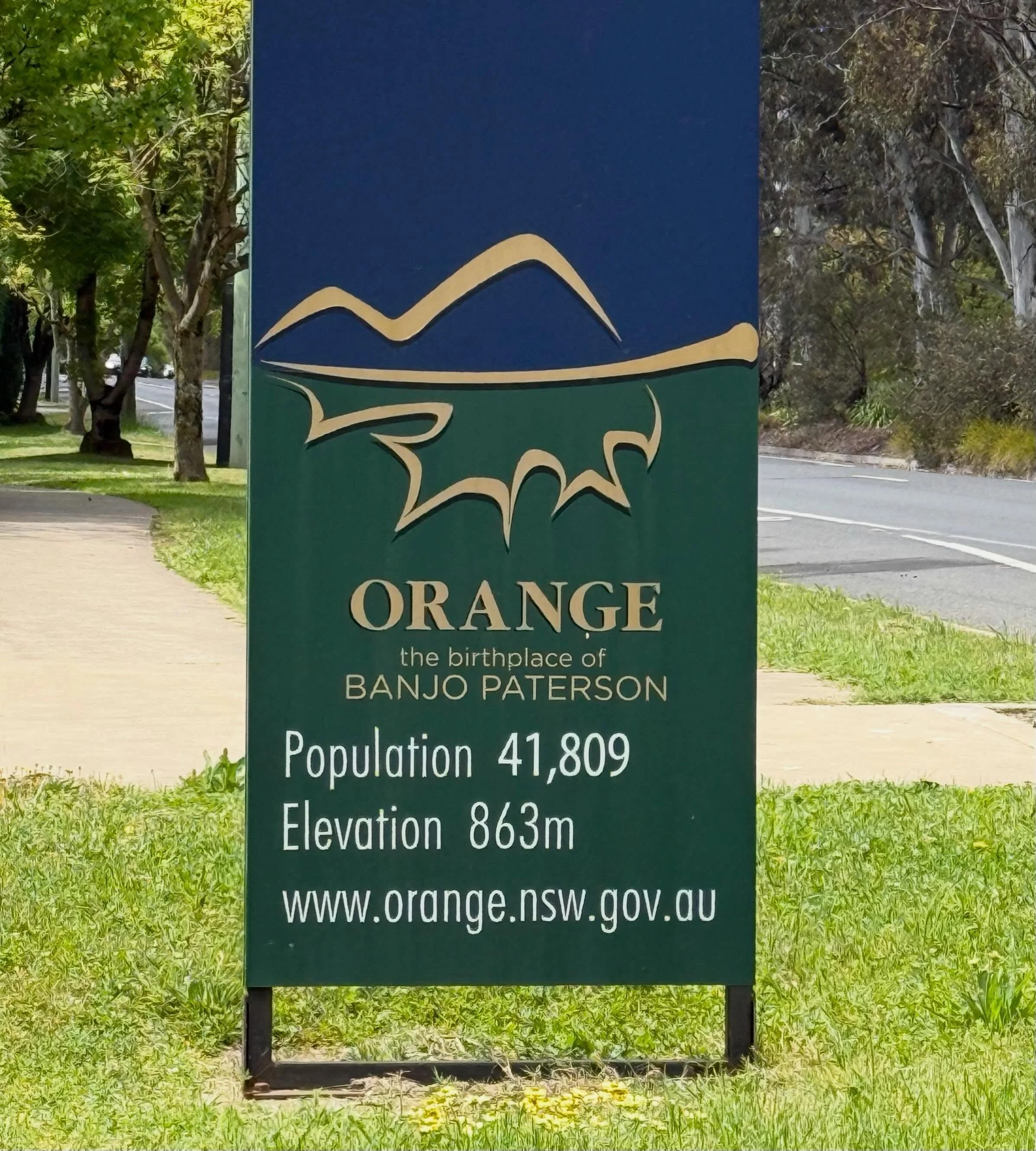 Our first visit to Orange on Wiradjuri Country in the beautiful Towac Valley, a region lush with pastures, orchards and wineries as seen from the view at Pinnacles Lookout and Mt Canobolas/Gaanha-bula. And Orange is also home to the fabulous @collins