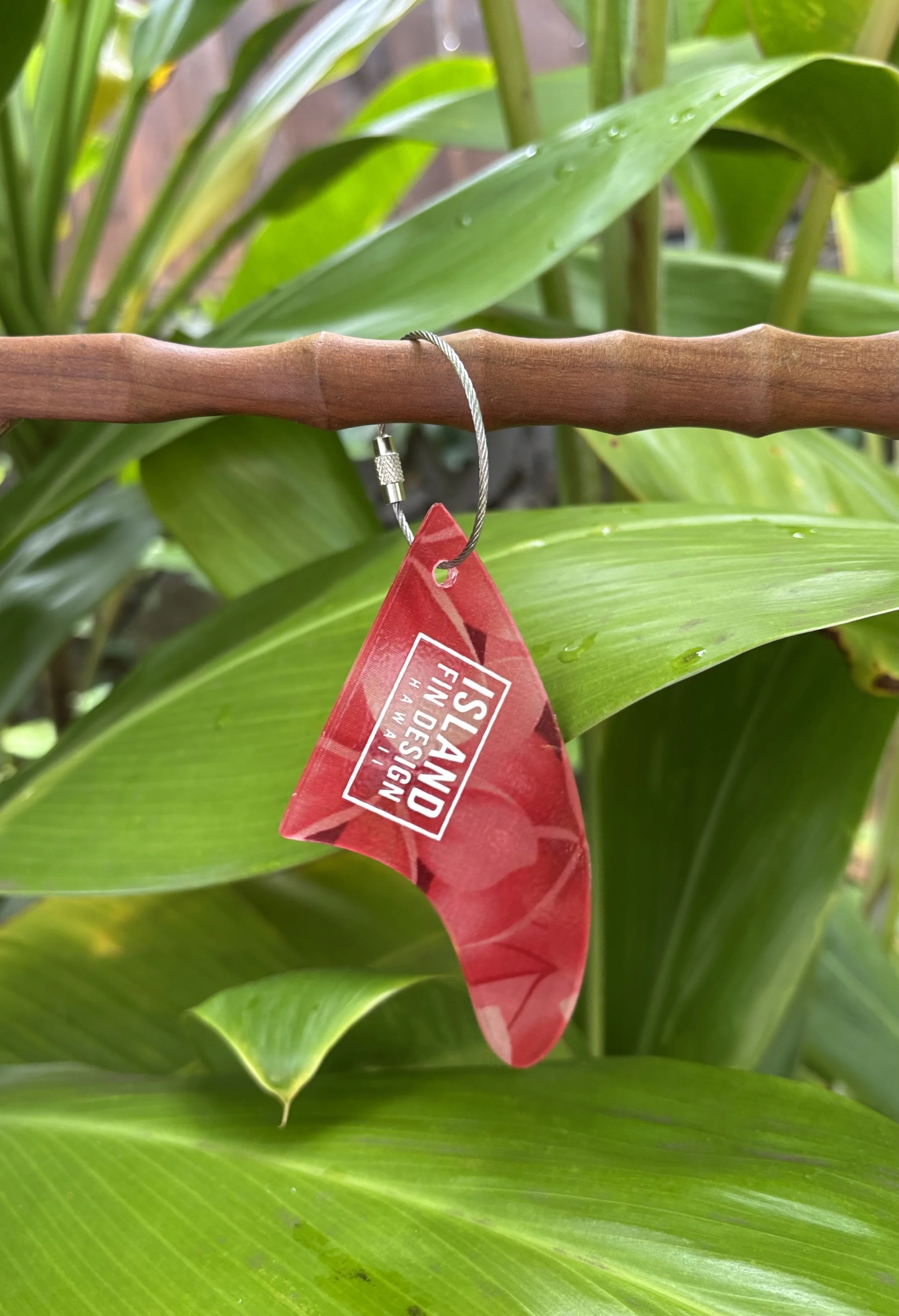FIN KEYCHAIN - PINK PLUMERIA