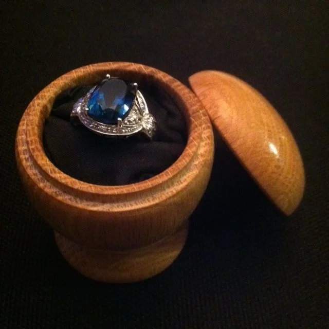 Acorn shaped box in oak