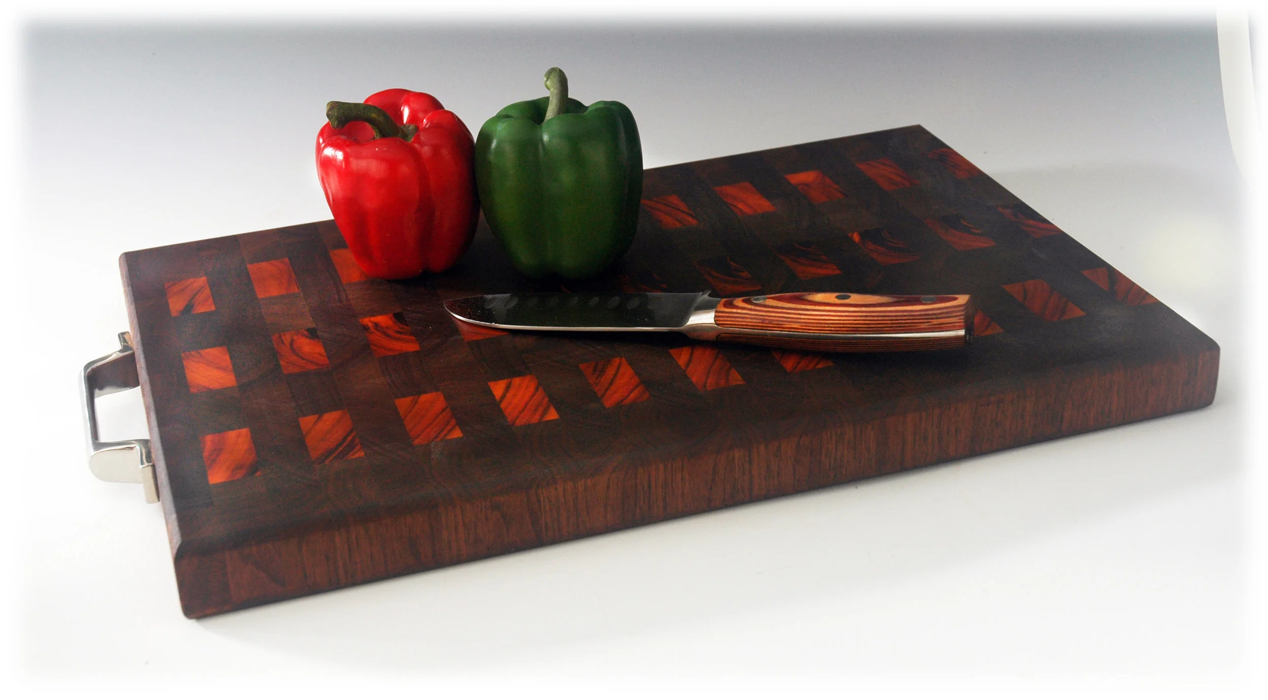 Walnut and Goncalo Alves 01 02.jpg