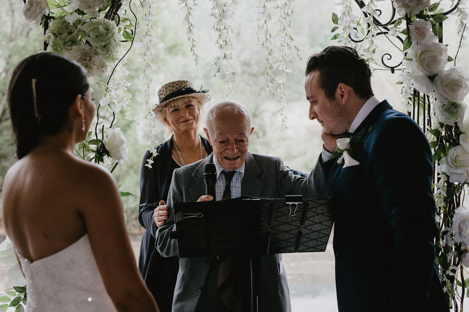 Corinna-and-Dylan-Australian-Wedding-Photographer-Destination-Wedding-Photographer-Southern-Highlands-Wedding-Photographer-Brisbane-Wedding-Photographer-Melbourne-Wedding-Photographer-Sydney-Wedding-Photographer_001(6246)_103().jpg