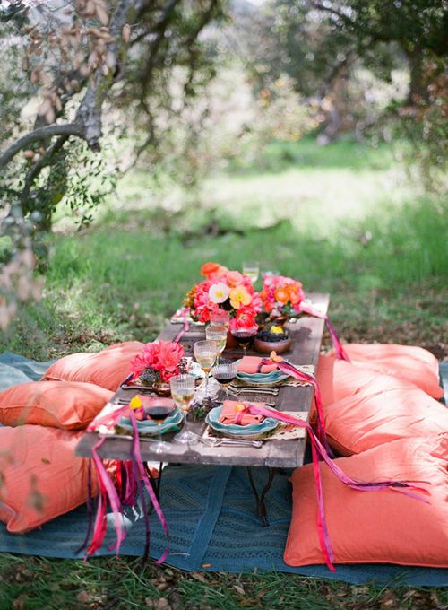 Perfect for a casual get together or BBQ in the backyard on a sunny afternoon. Bright and simple creates the perfect atmosphere. 