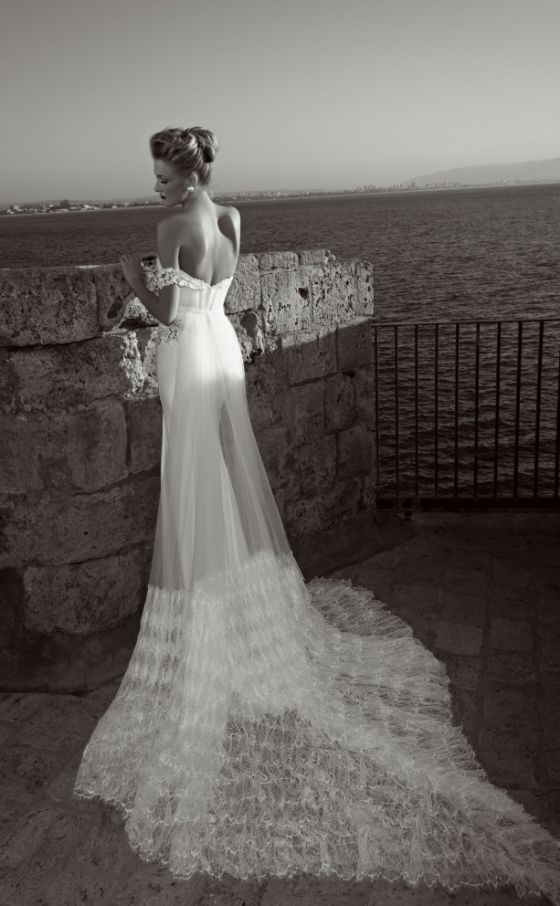 Historical bridal fashion