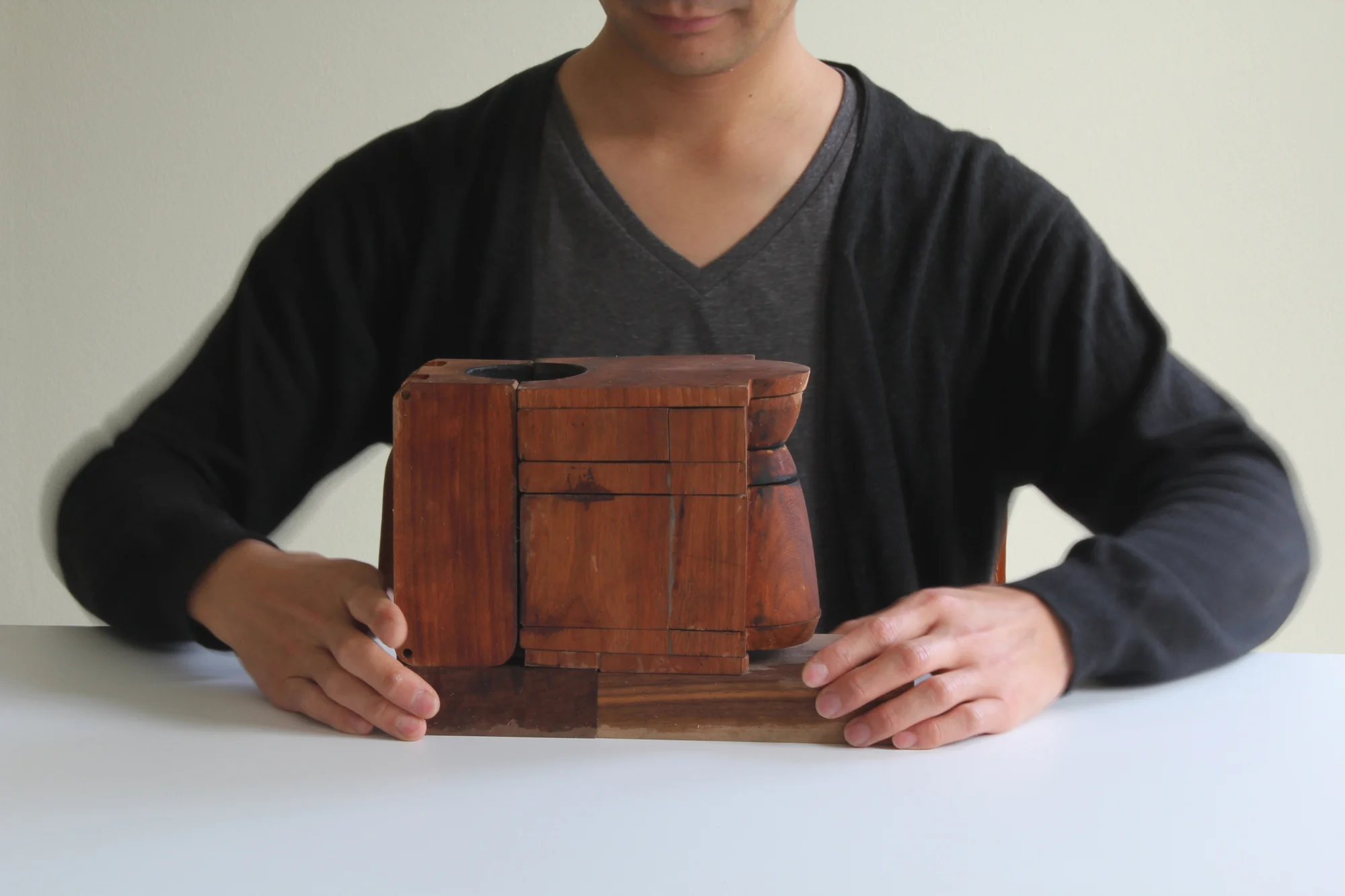   Valence creates a new ritual in heirlooms. &nbsp;It’s a system where new typologies of objects can be created using an alphabet of simple forms – from a single mold.  