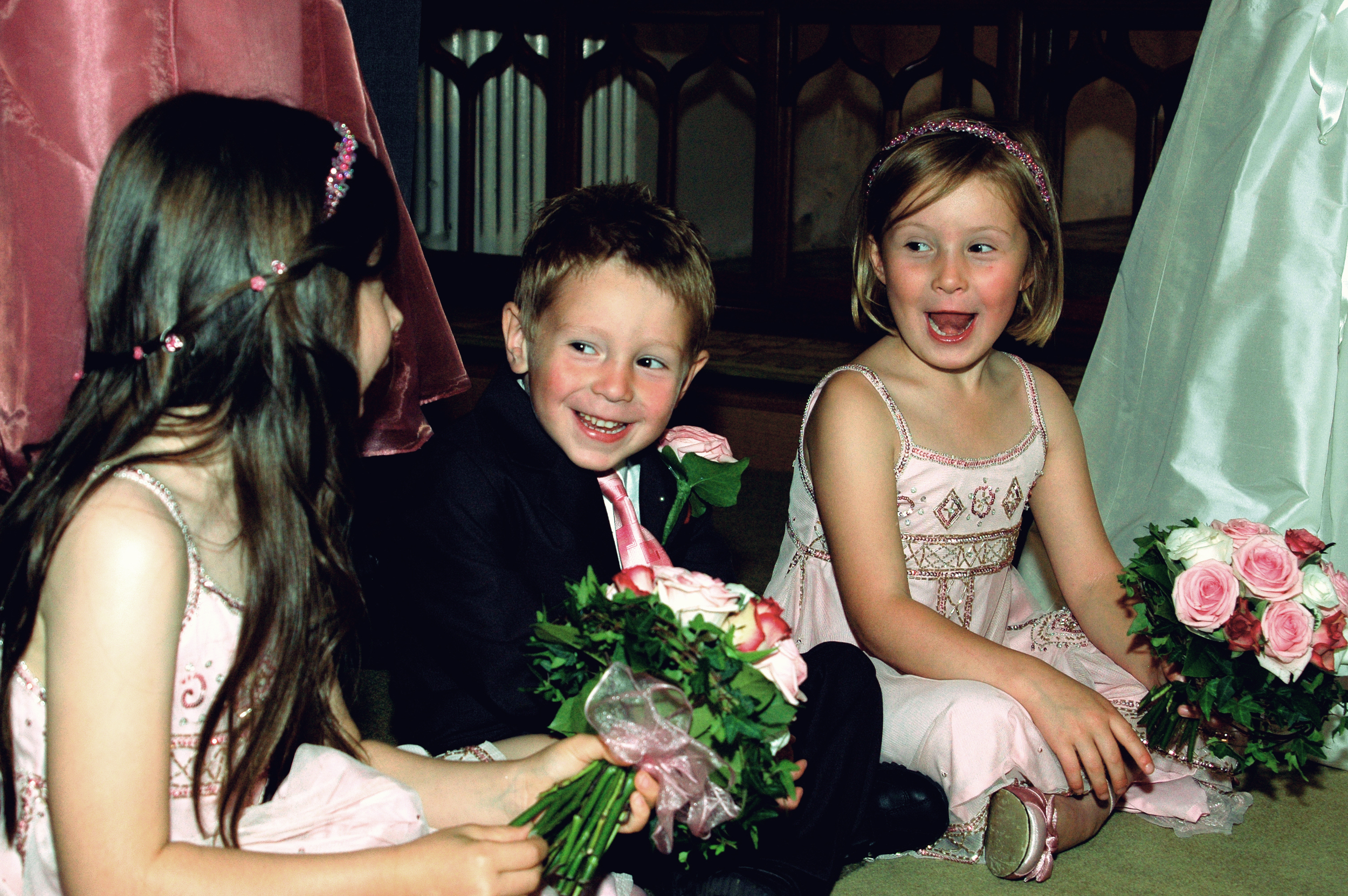 Bridesmaids laughing.jpg