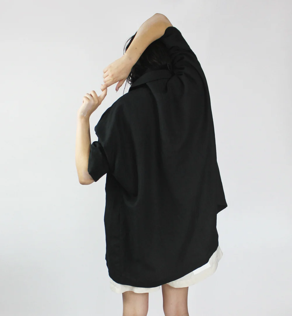 black_kimono_back_small.jpg