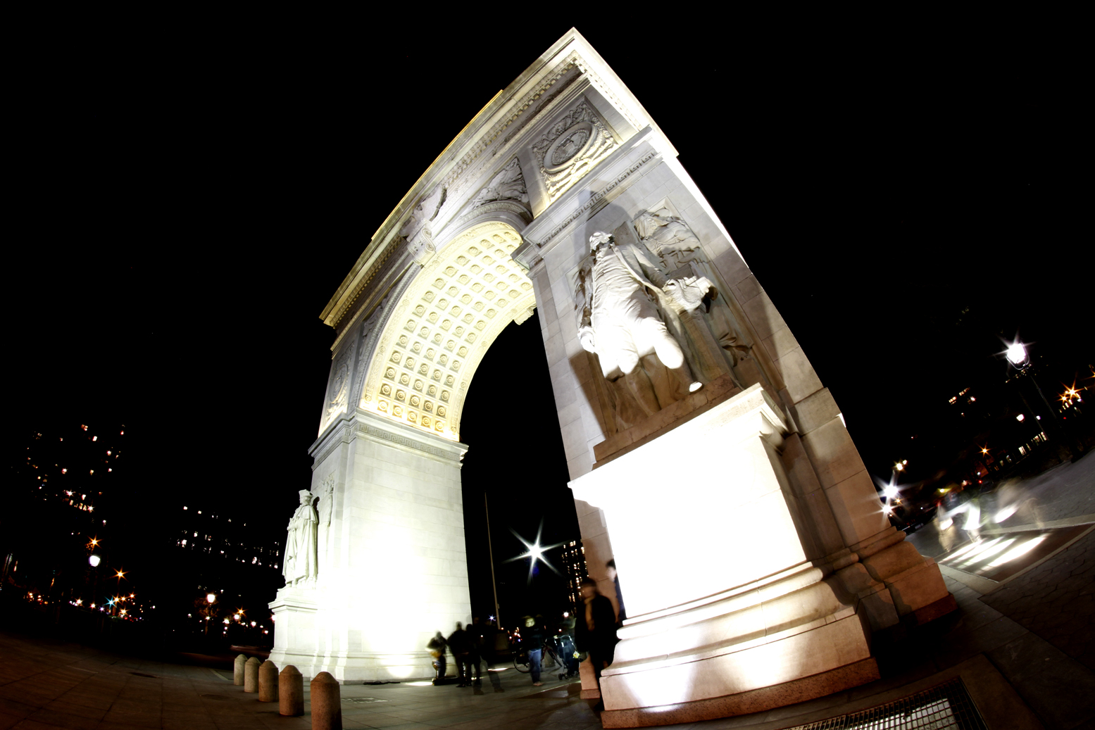 More hot Arch action with a bonus starburst peaking through.