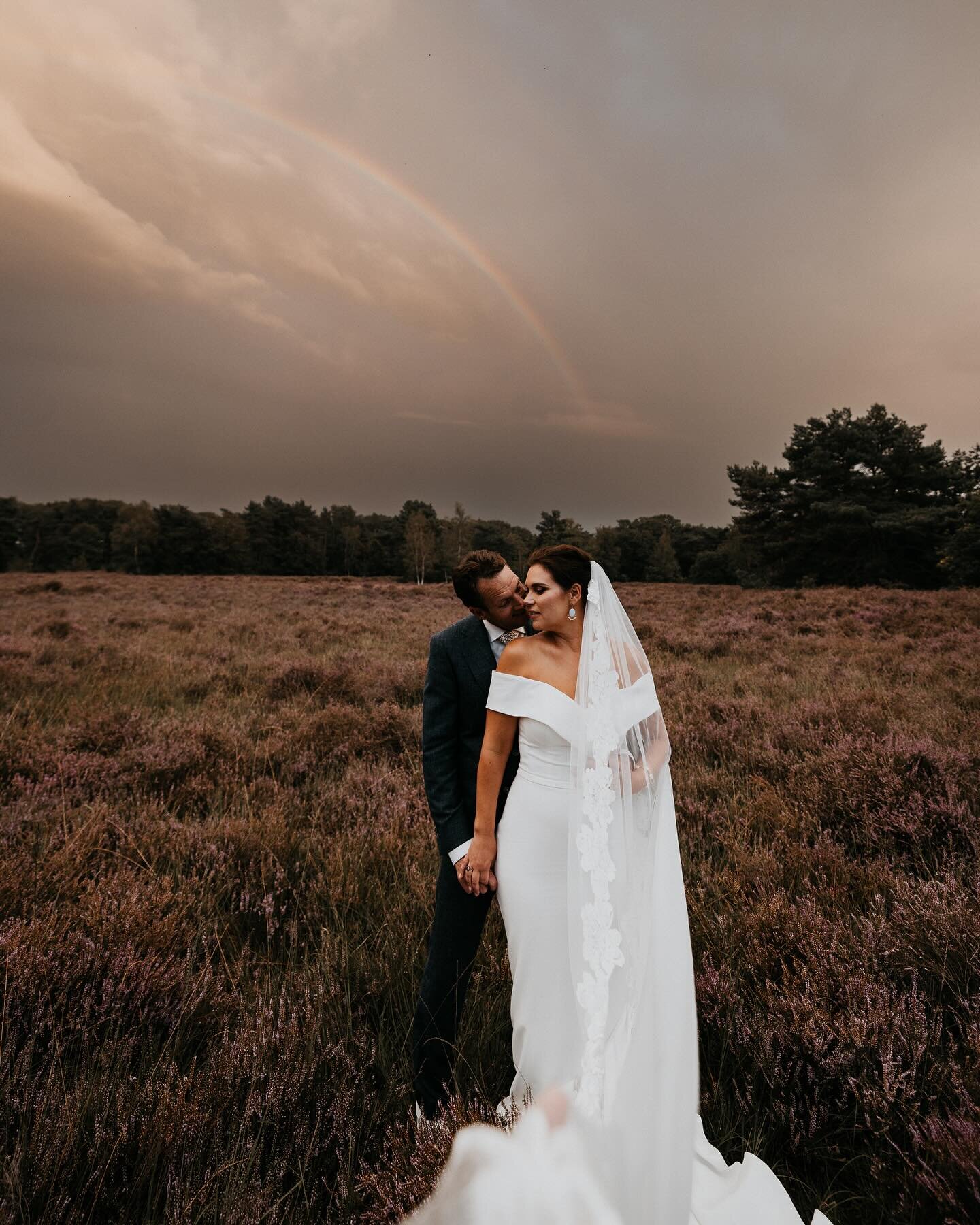 A rainbow during the golden hour photo shoot 🌈
⠀⠀⠀⠀⠀⠀⠀⠀⠀
By now I have had quite a few photo shoots but never before have I seen a rainbow during golden hour. How special is that?
⠀⠀⠀⠀⠀⠀⠀⠀⠀
@Royvanderwens
@huizedruivelaar
@wildatheartbridal
@MadeWit