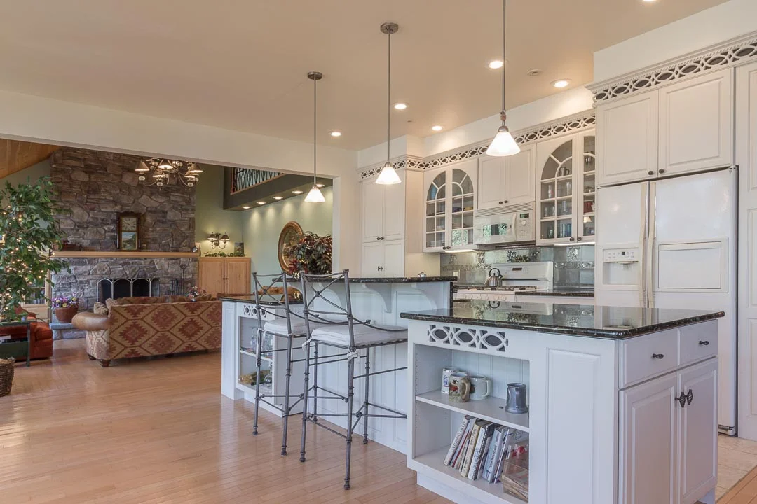 EAP_MariaBarr_72LakeviewDrN_MLS-1.jpg