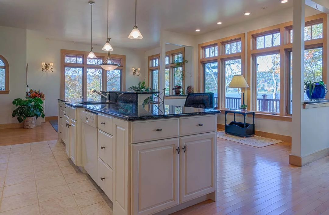 EAP_MariaBarr_72LakeviewDrN_MLS-3.jpg