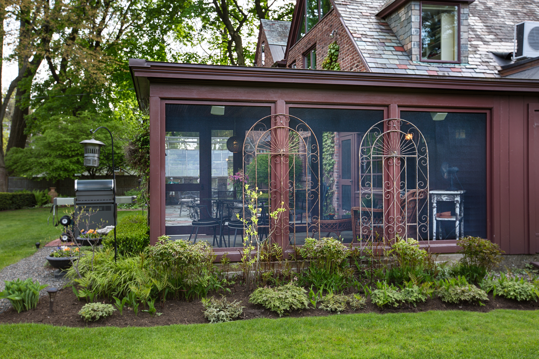 026 EAP Maria Barr 1006 North Country Club Rd crest 05.jpg