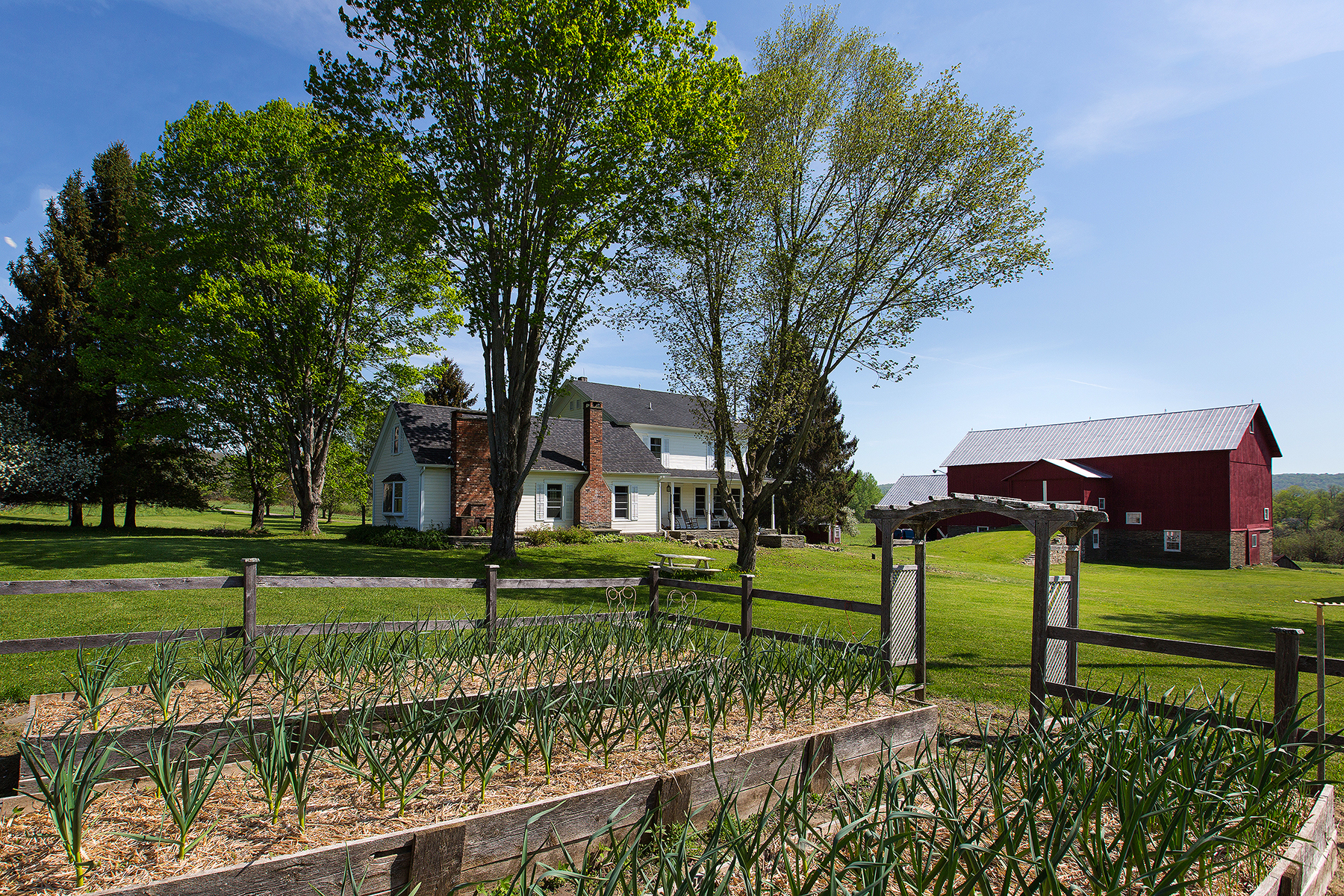 001 EAP Maria Barr 380 Raymond Fish Rd crest 01.jpg