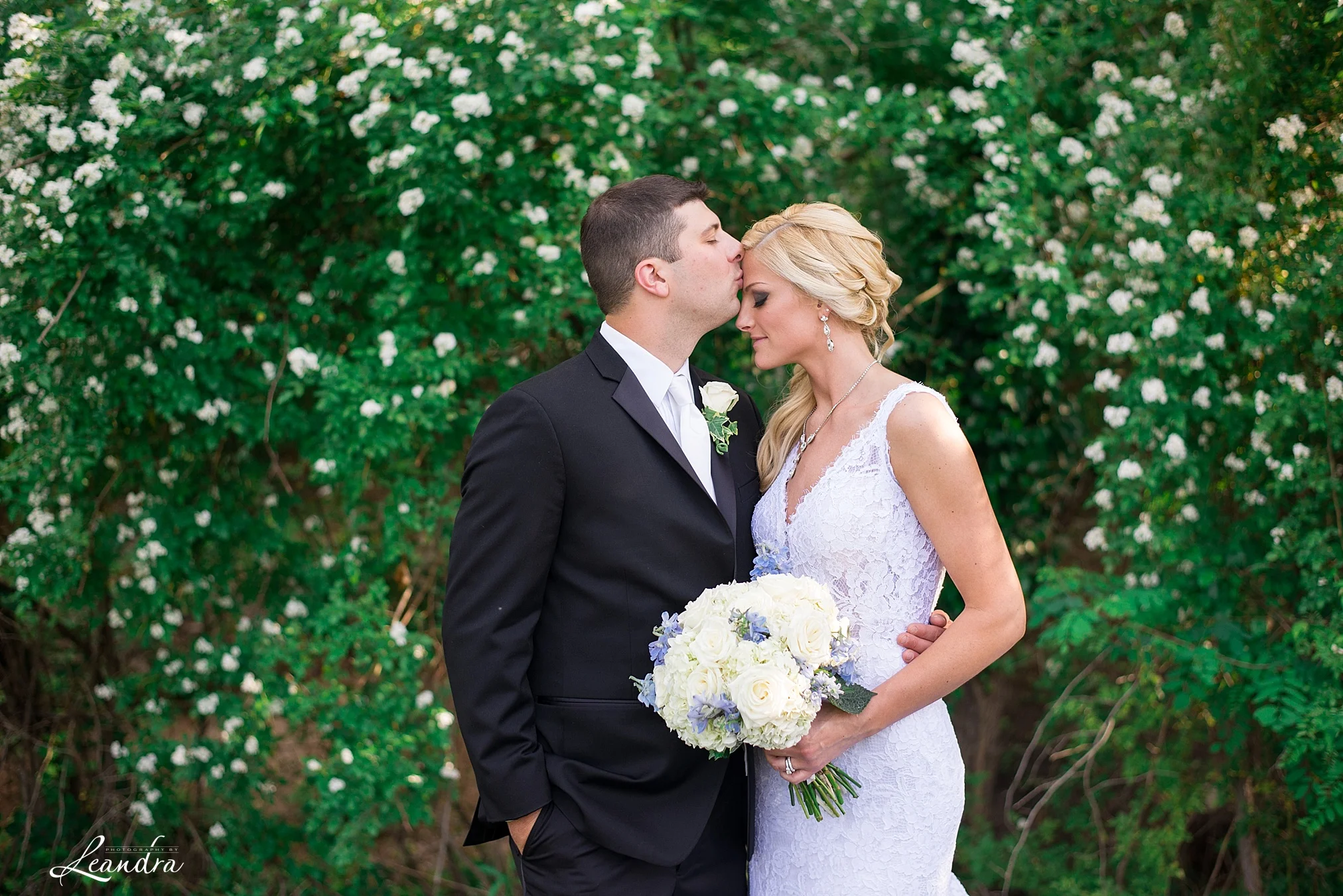 PearlRiverHIltonWeddingCouple'sPortraits.jpg