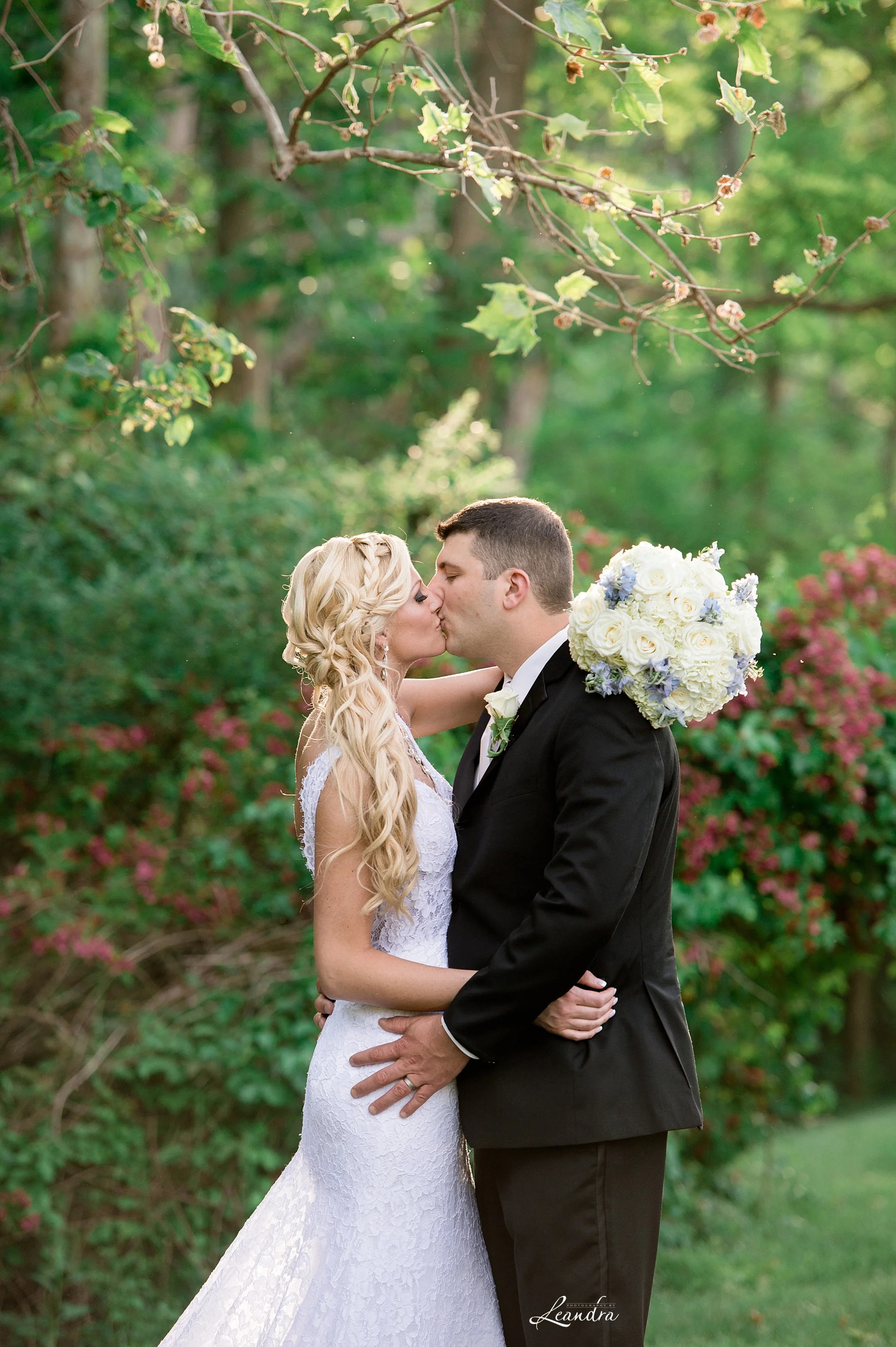 BrideandGroomHIltonPearlRiver.jpg