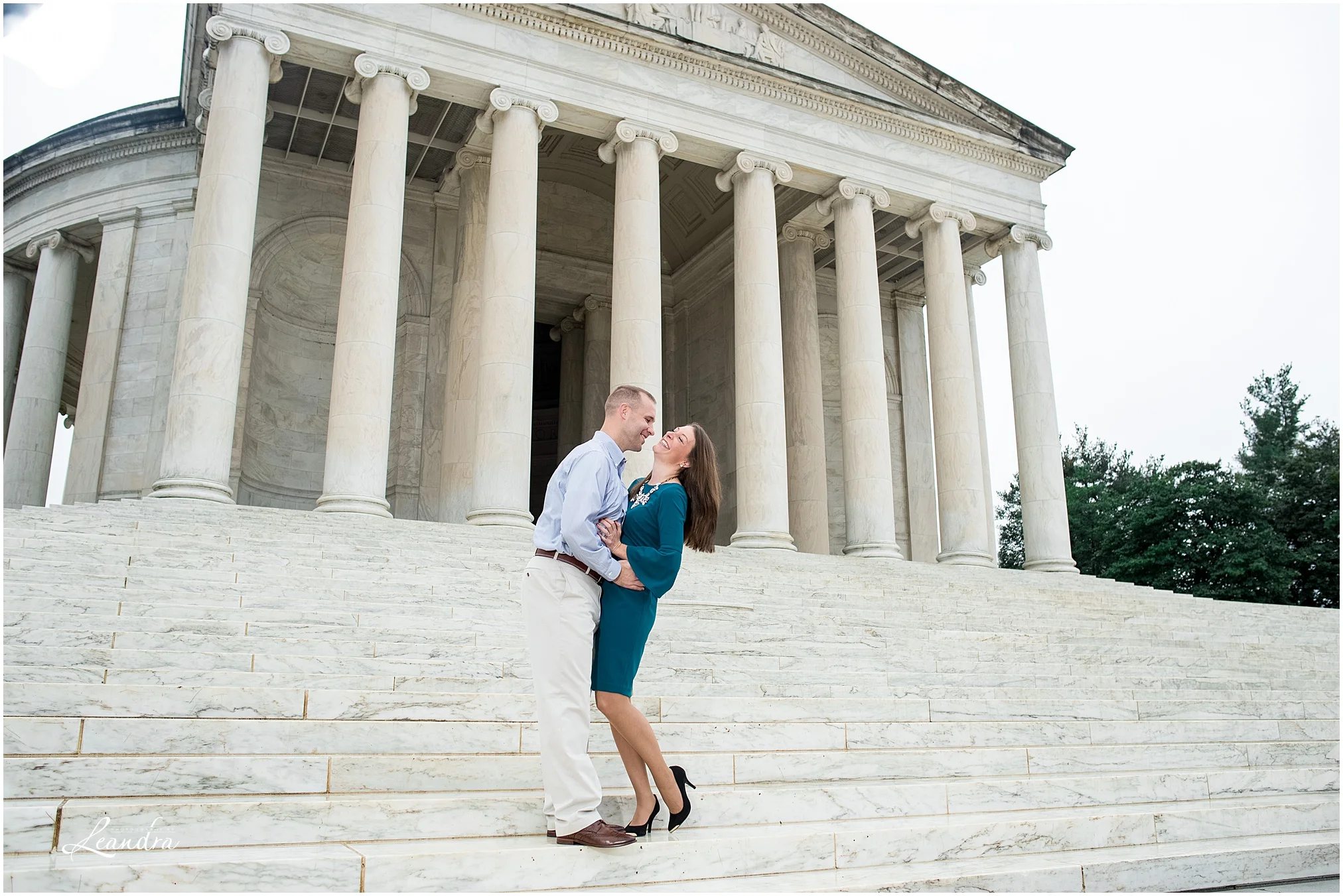 JeffersonMemorialEngagementphotos.PhotographybyLeandra_0153.jpg