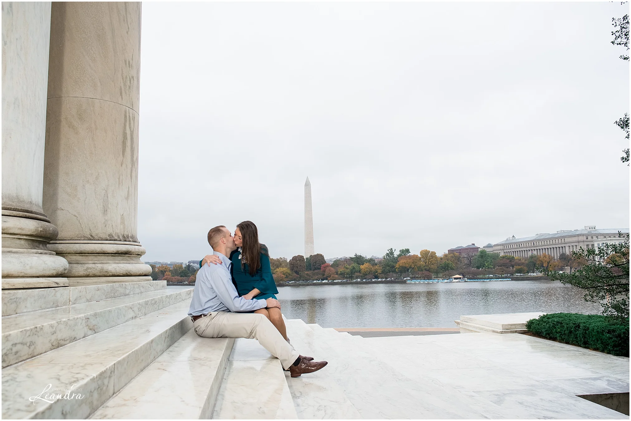 JeffersonMemorialEngagementphotos.PhotographybyLeandra_0156.jpg
