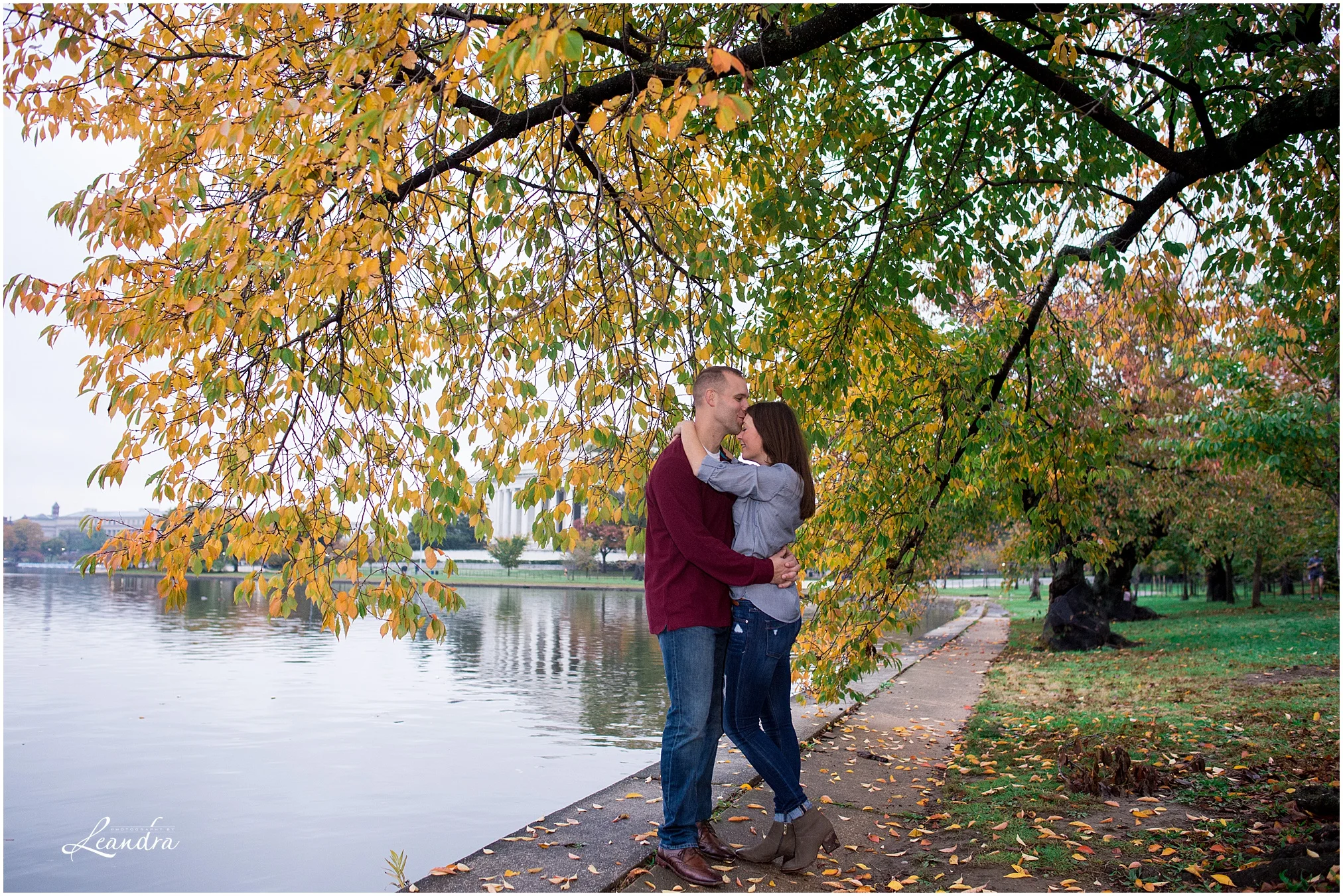 JeffersonMemorialEngagementphotos.PhotographybyLeandra_0163.jpg