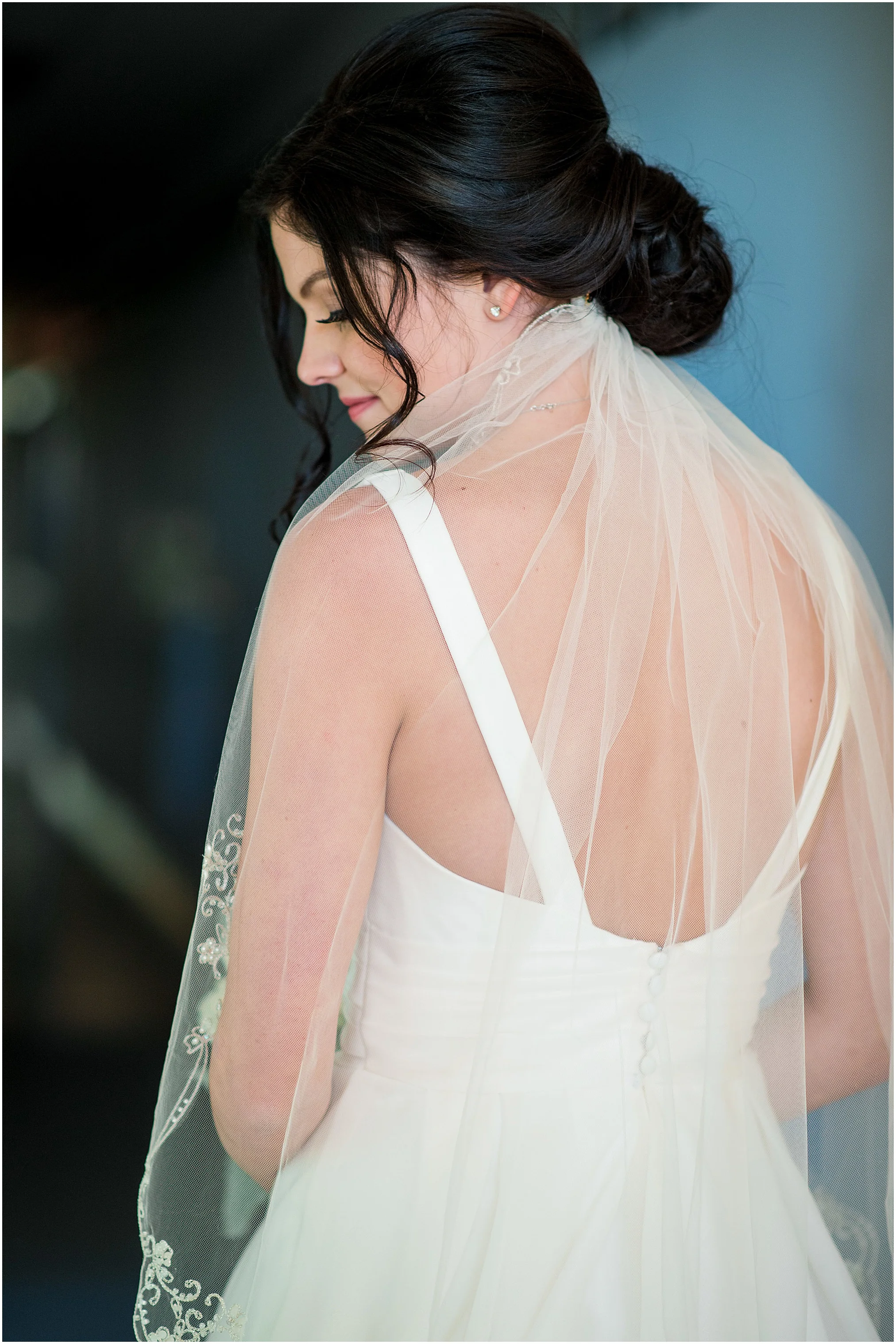 IndoorBridalPortraitChurchWedding.PhotographybyLeandra_0203.jpg