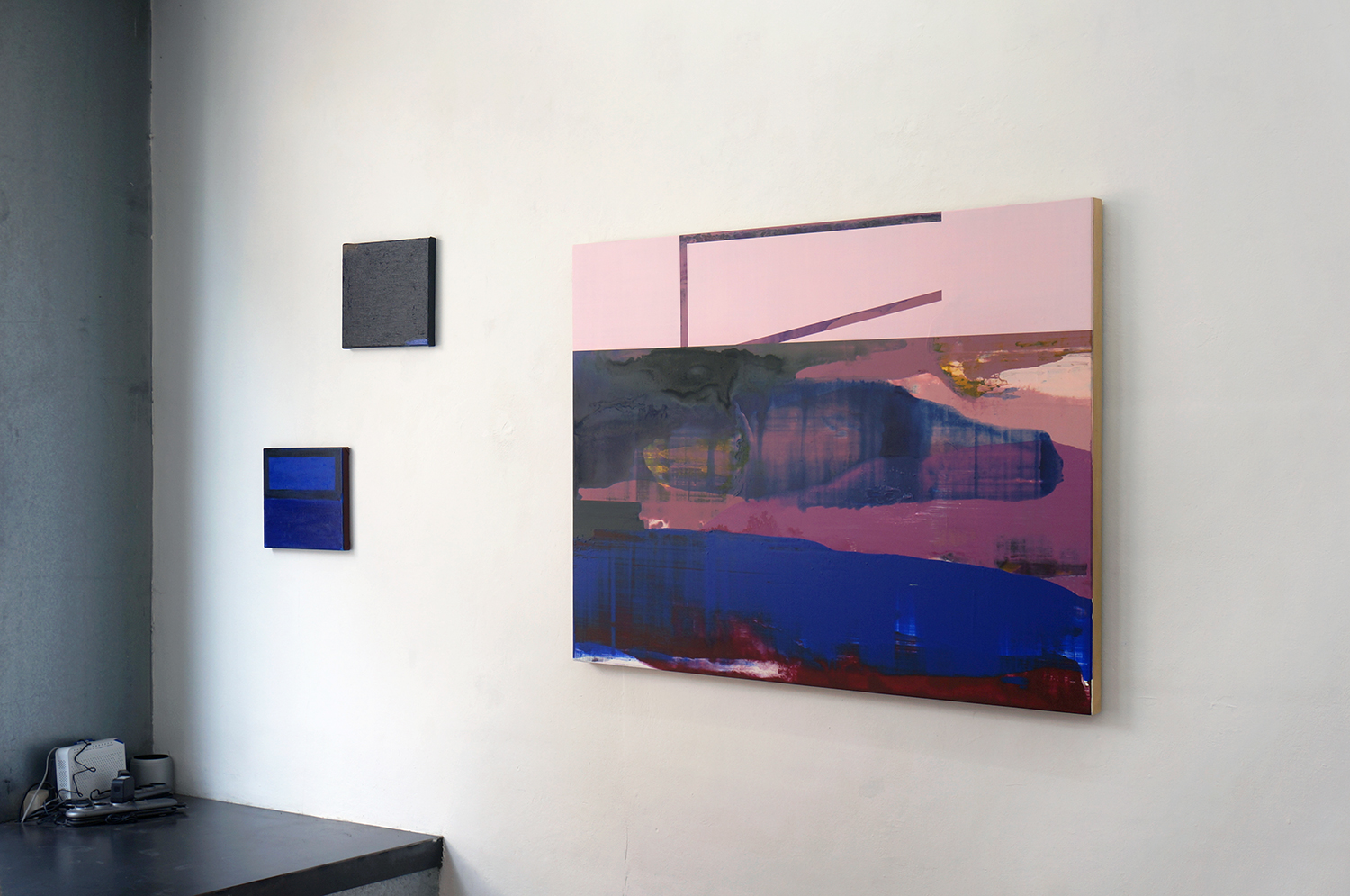 Exhibition Blaue Stunde , Luycks Gallery, Tilburg NL, 2015 (on the left: Paul Corvers)