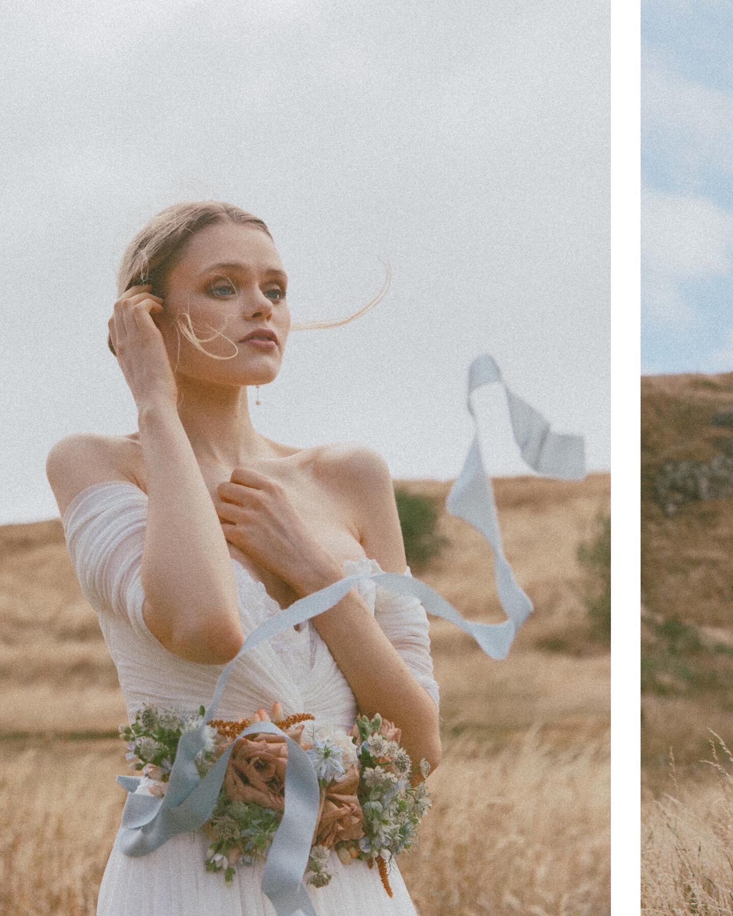 Swirling, twirling ribbons in the breeze&mdash;whimsical, pastel florals worn playfully&mdash;friendly, waving, golden grasses&mdash;just a gorgeous day in Holyrood✨

Grateful for the new friends I made in this wonderful team!

Model: @thesaraheve
MU