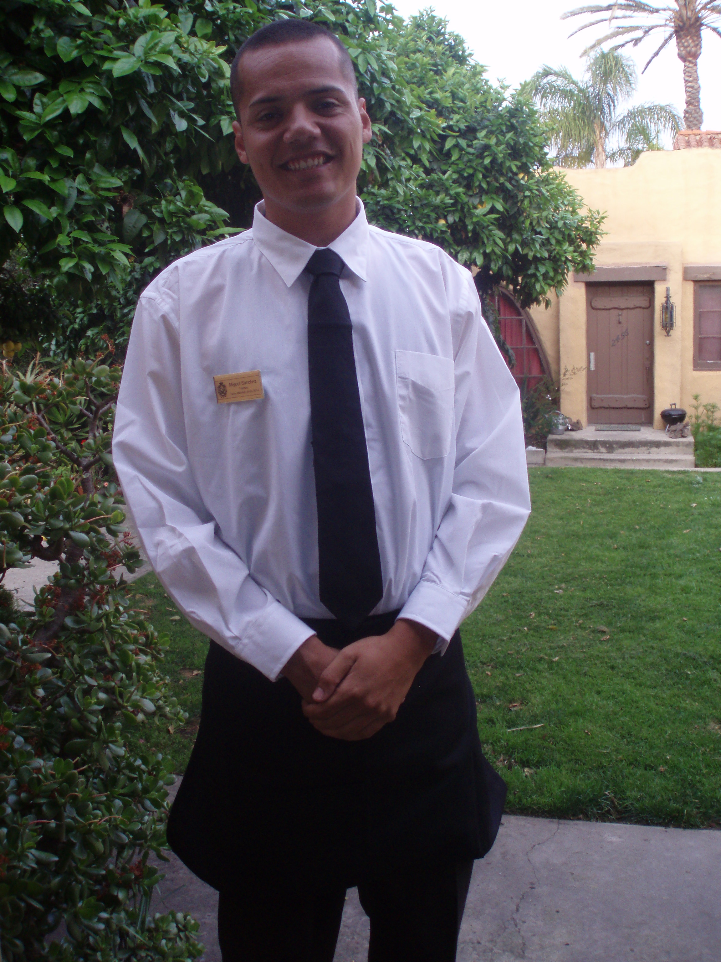 Daytime waiter outfit
