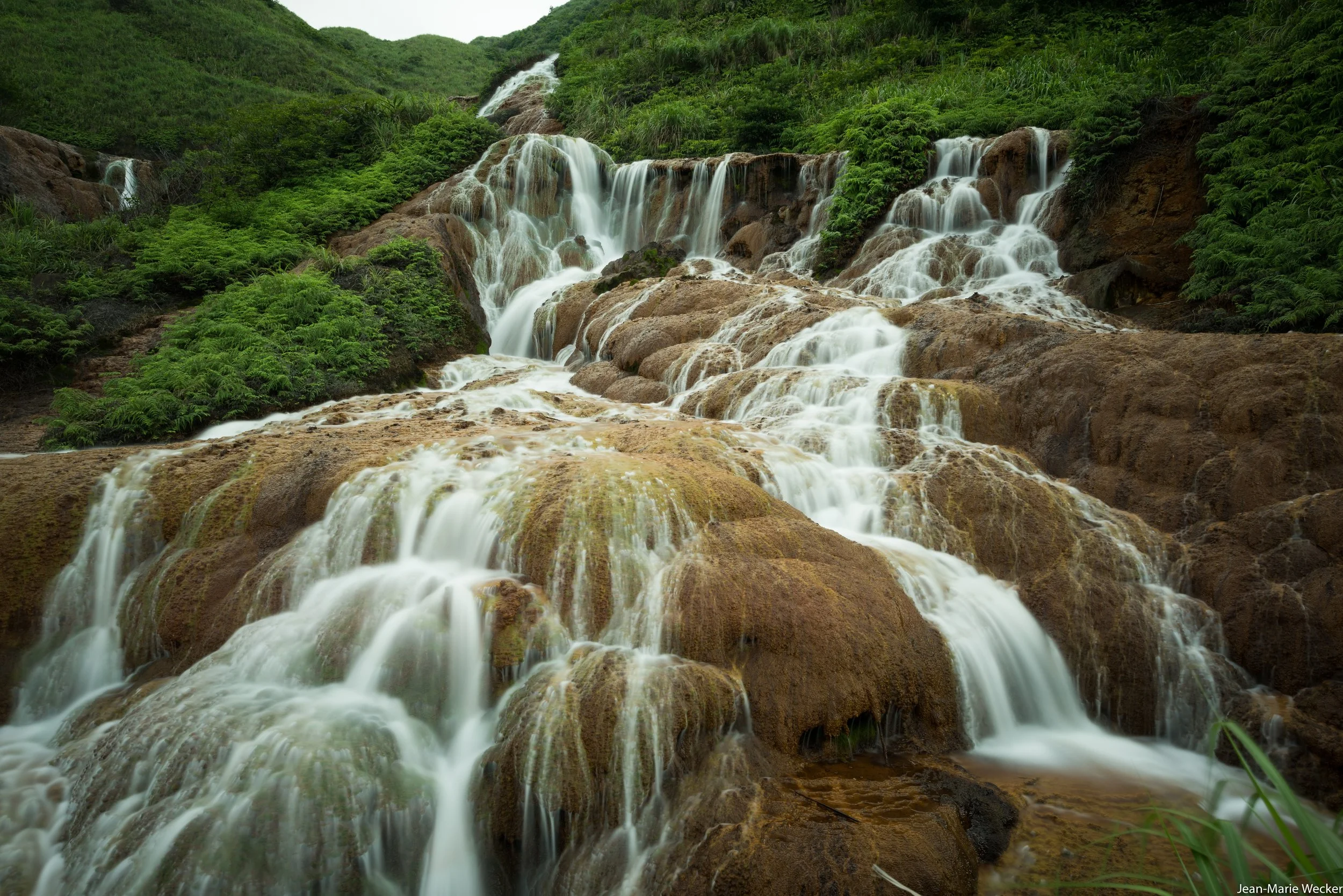 waterfall taiwan-2 copy 2.jpg