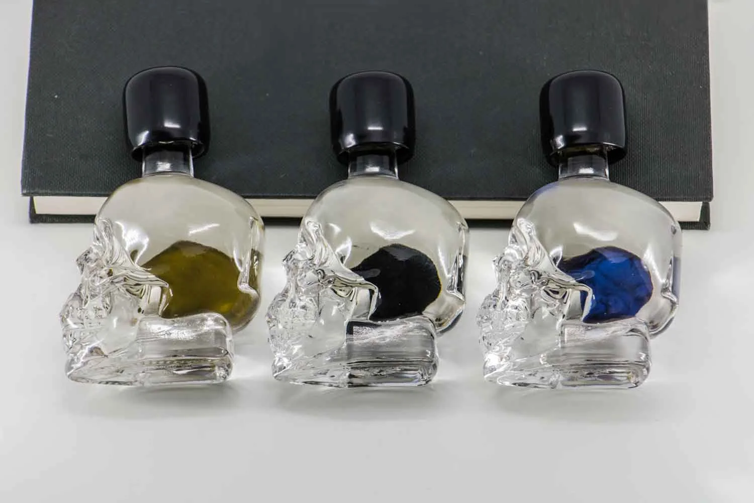 ferrofluid-display-bottle-zkull-skull-1