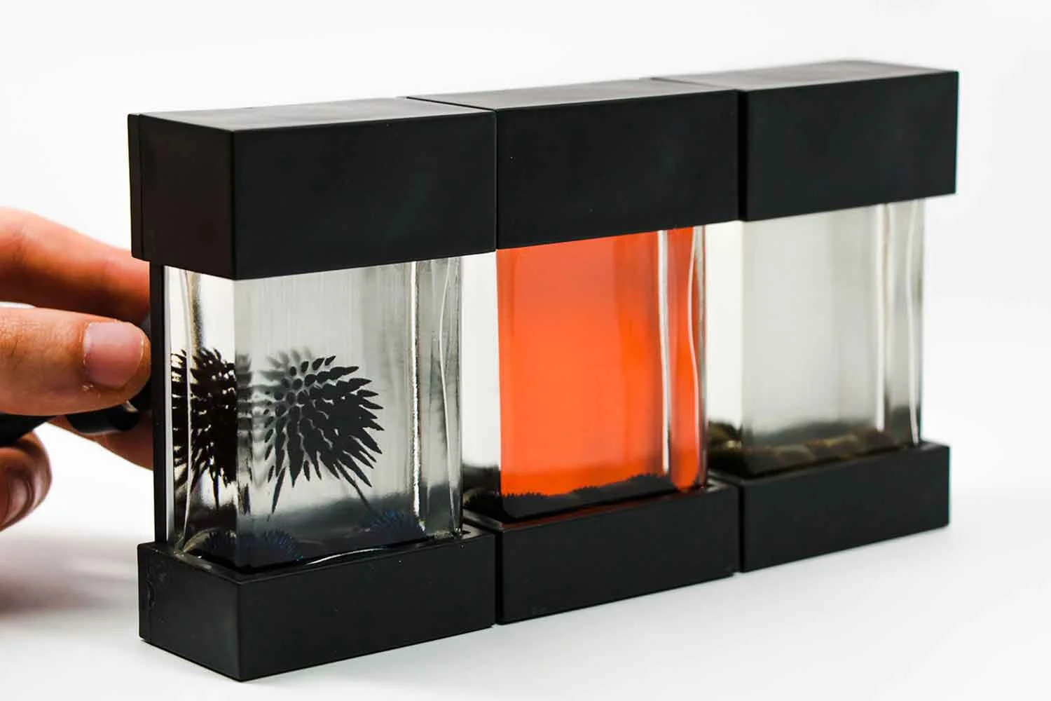 ferrofluid-display-bottle-spyke-3