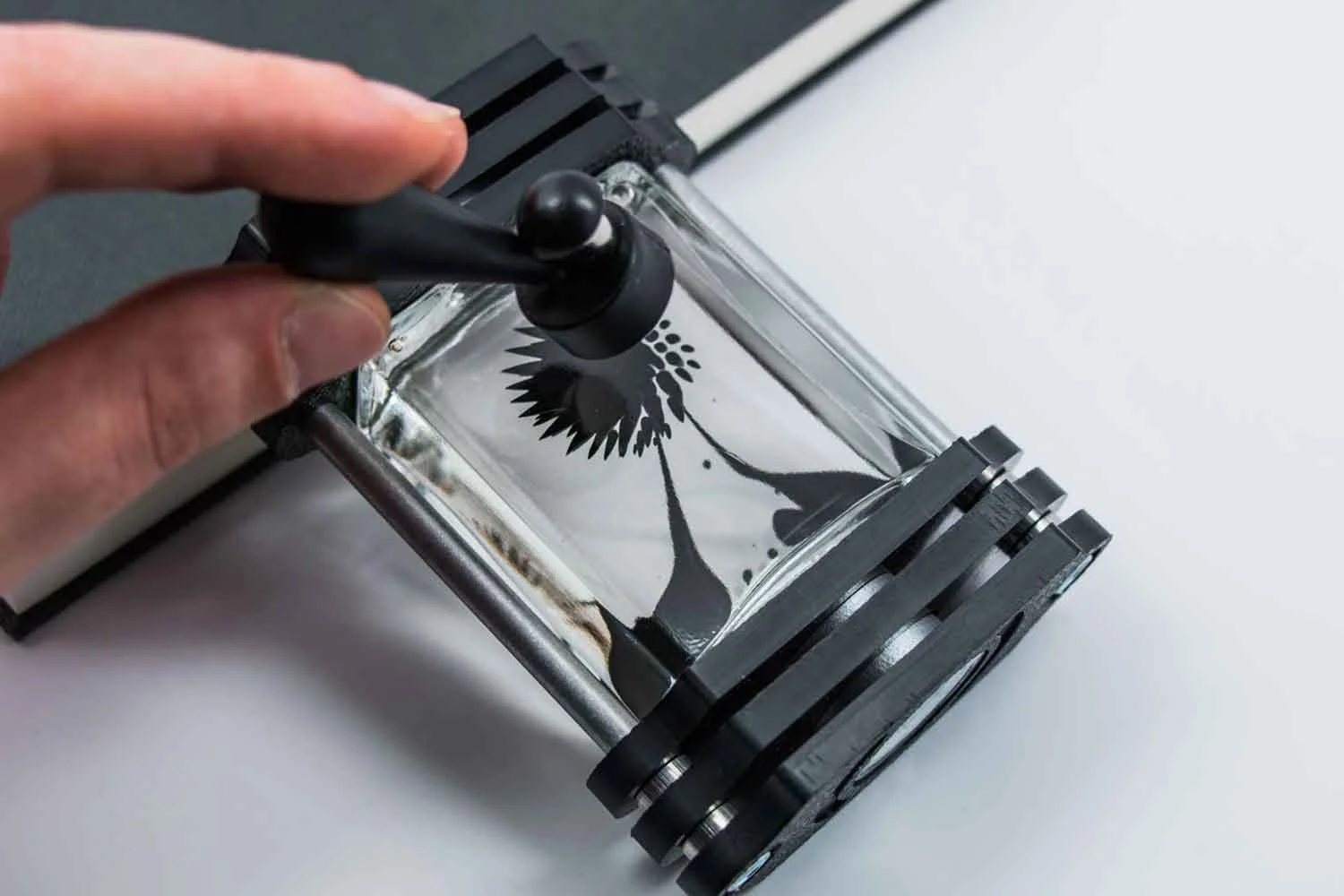 ferrofluid-display-bottle-quantum-2