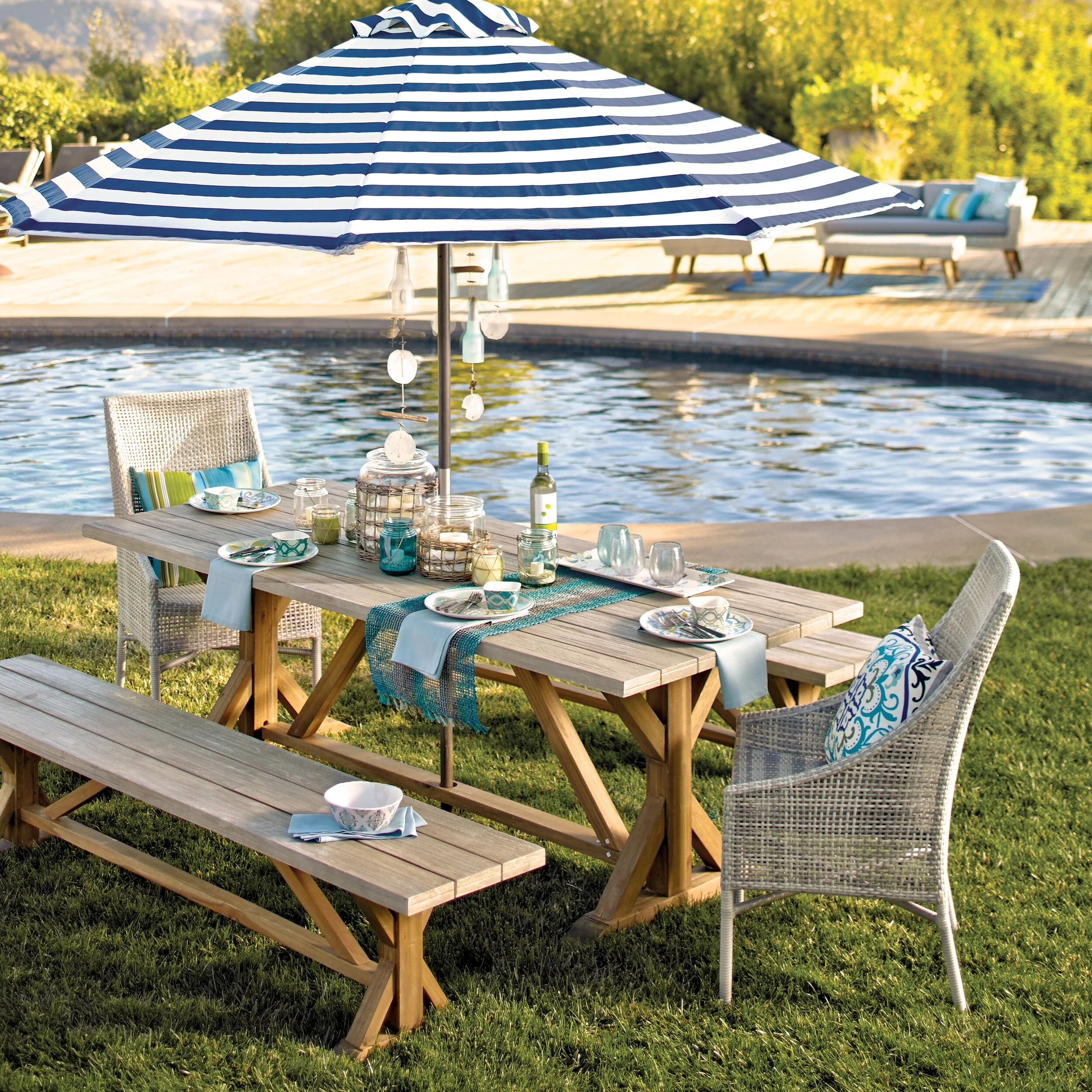 520493_OD_16_TOSS_COASTAL_STRIPE_enviorn_HRR.jpg