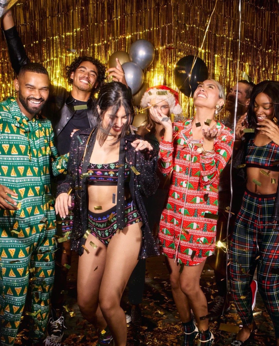 MEUNDIES X HOLIDAY "HAPPY DAYS"