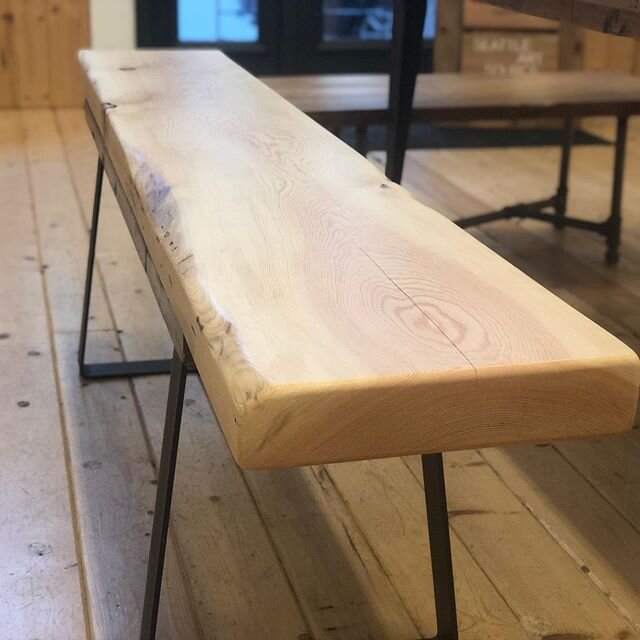 Sometimes the simplest projects are among the most satisfying. I wanted to create a super soft profile on this entry way bench. Thinking of river stones and nature&rsquo;s way of eroding sharp edges. .
.
.
.
#plankandgrain #reclaimedwood #customfurni