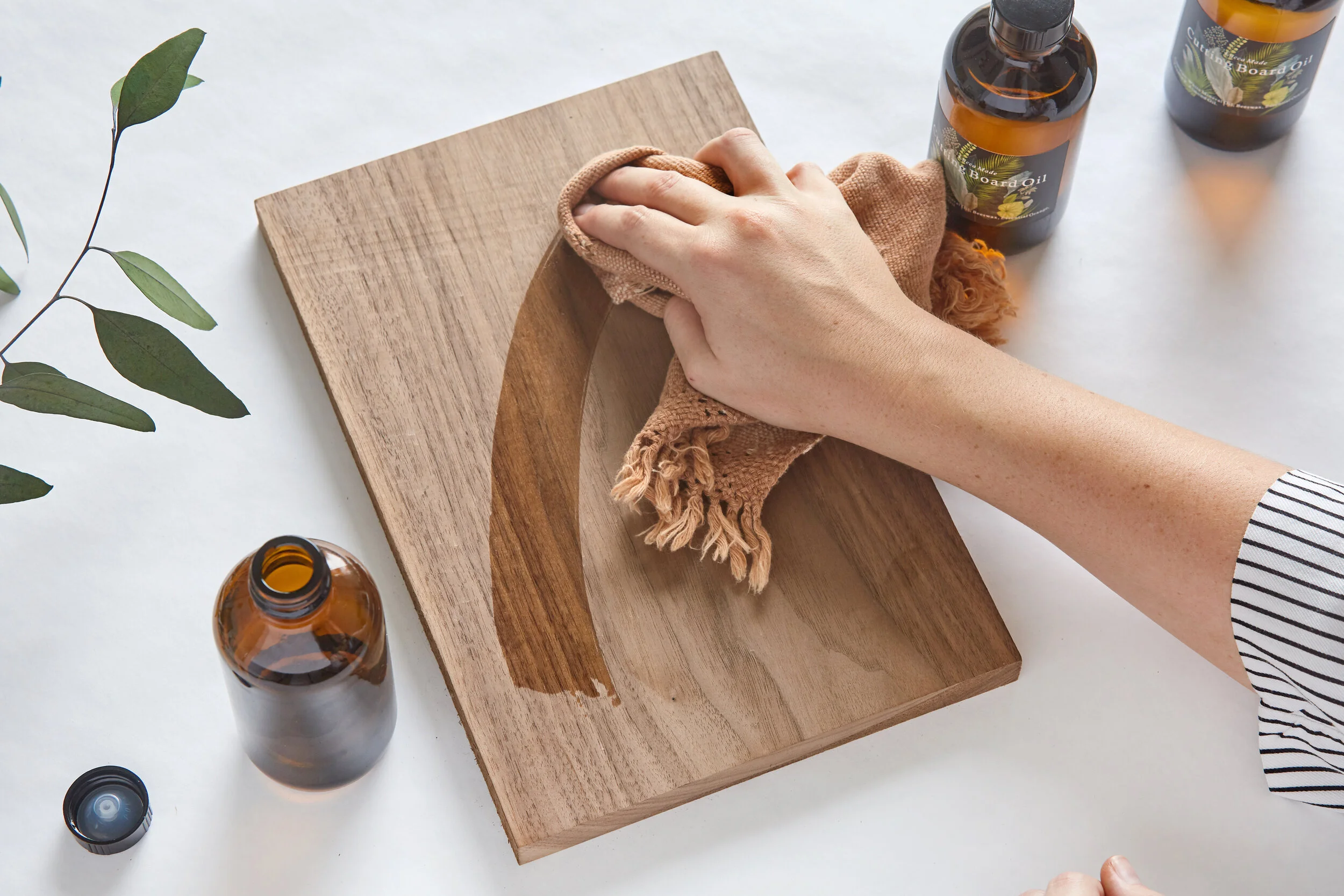Cuttingboard_Oil_Styled_01.jpg