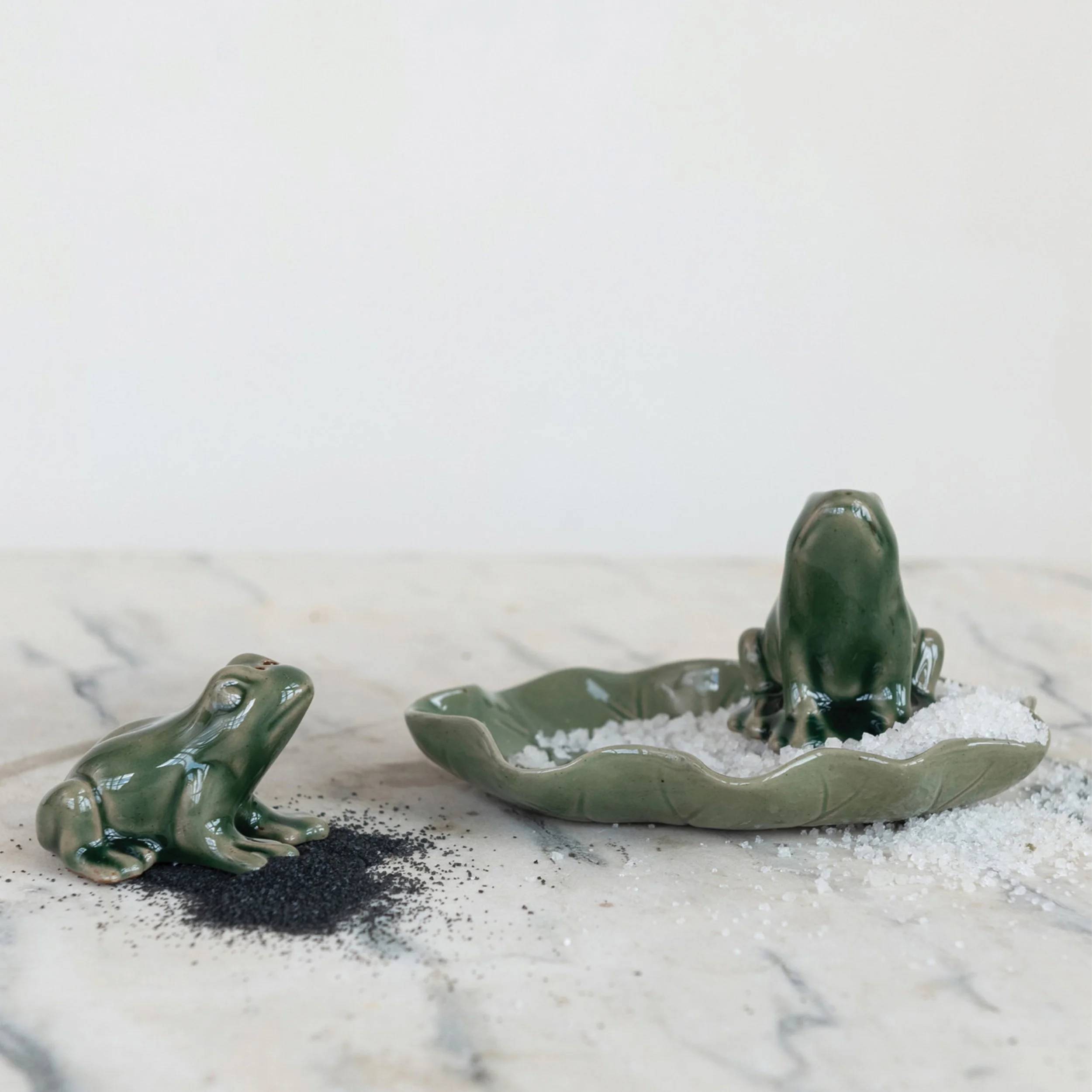 Stoneware Frog Salt + Pepper Shaker Set