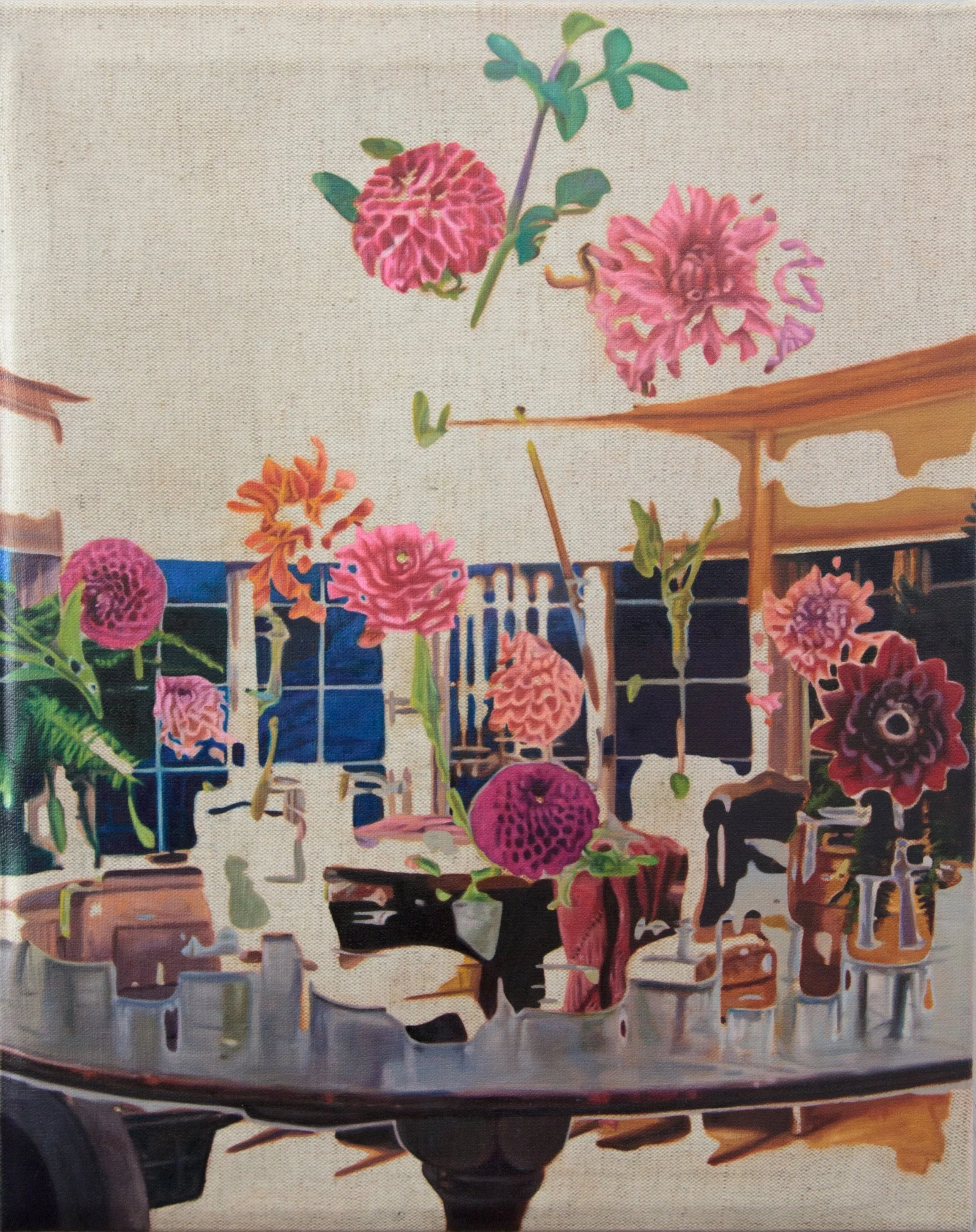 INTERIOR/EXTERIOR ROUND TABLE