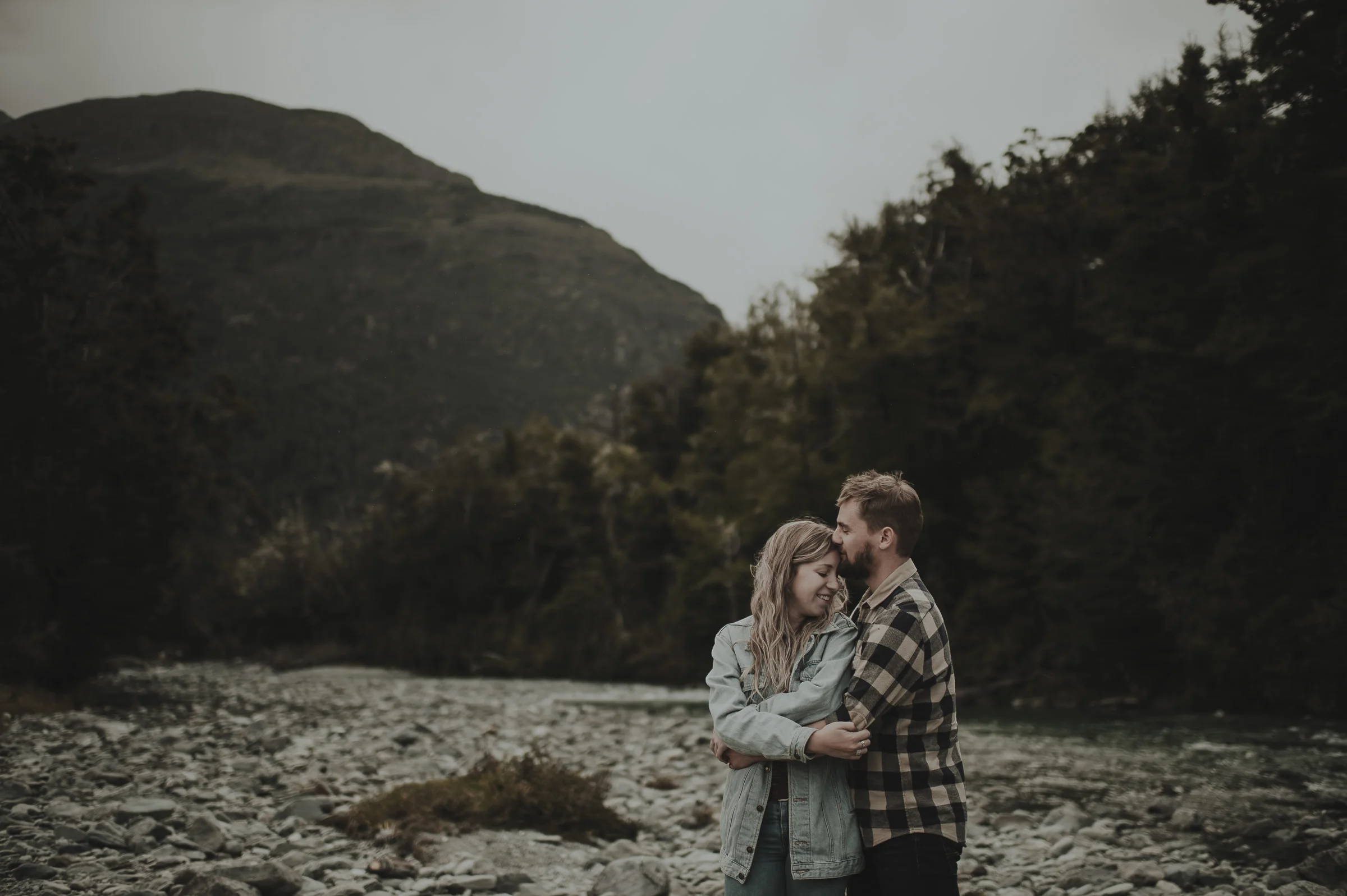 Katie_Hamish_Glenorchy_New_Zealand_Couple_Shoot-29.jpg