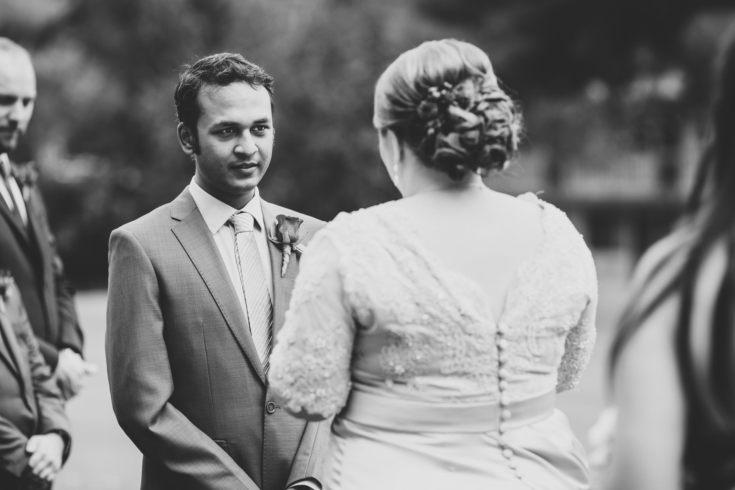 wedding-photographer-black-and-white-karthik-reacting