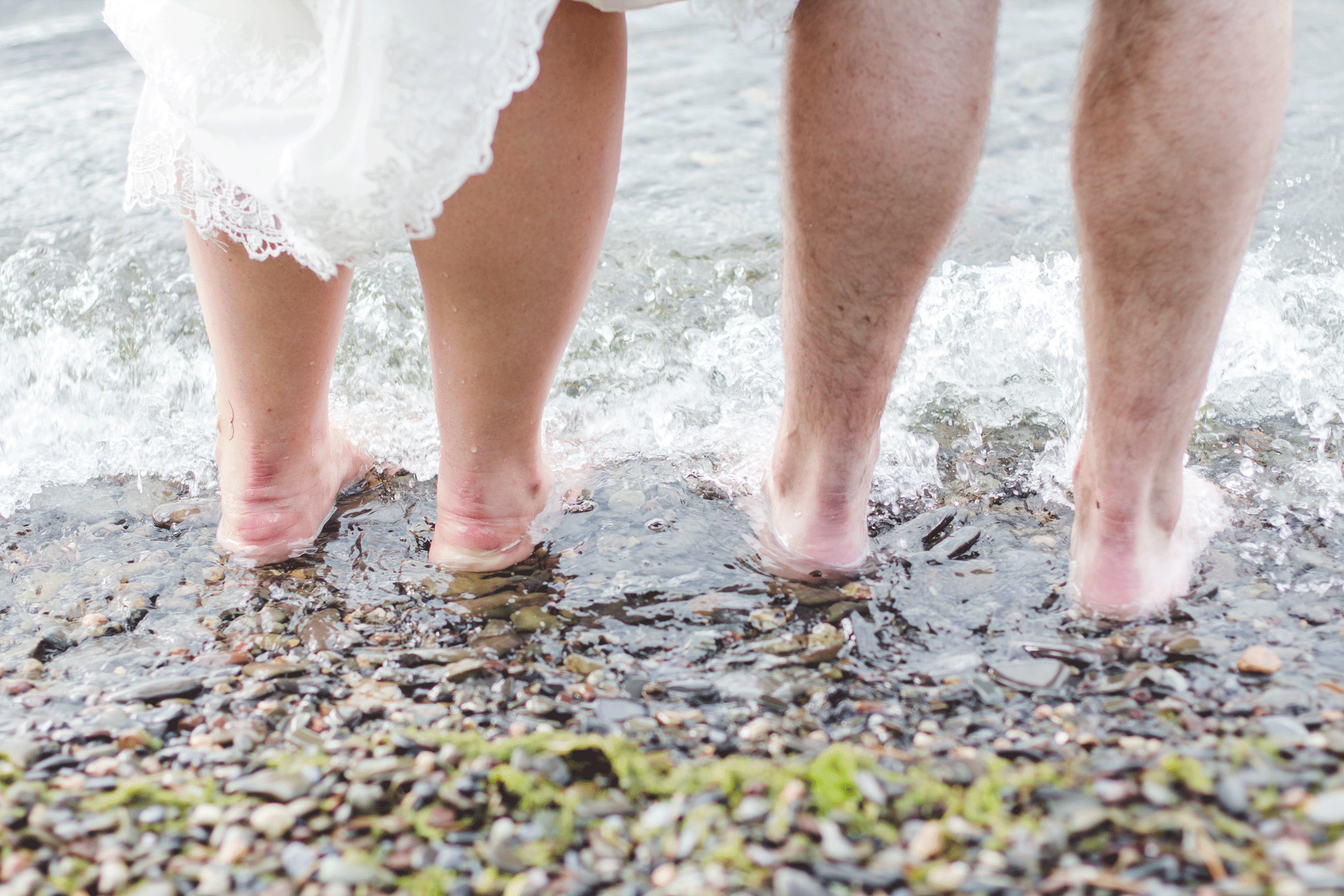 cute-bride-groom-wedding-feet-in-the-water-gif