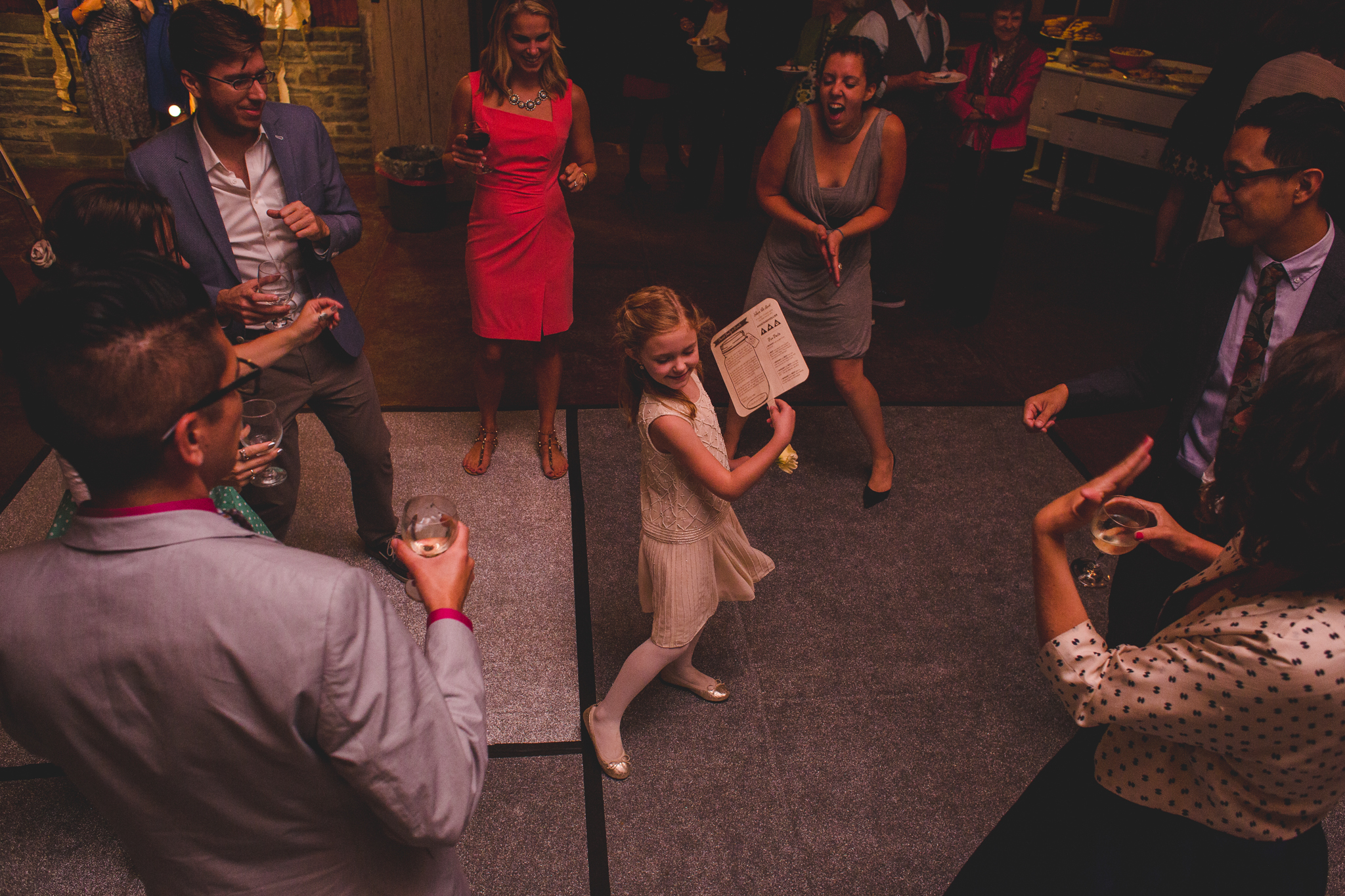 adorable-pic-flower-girl-dancing-tr