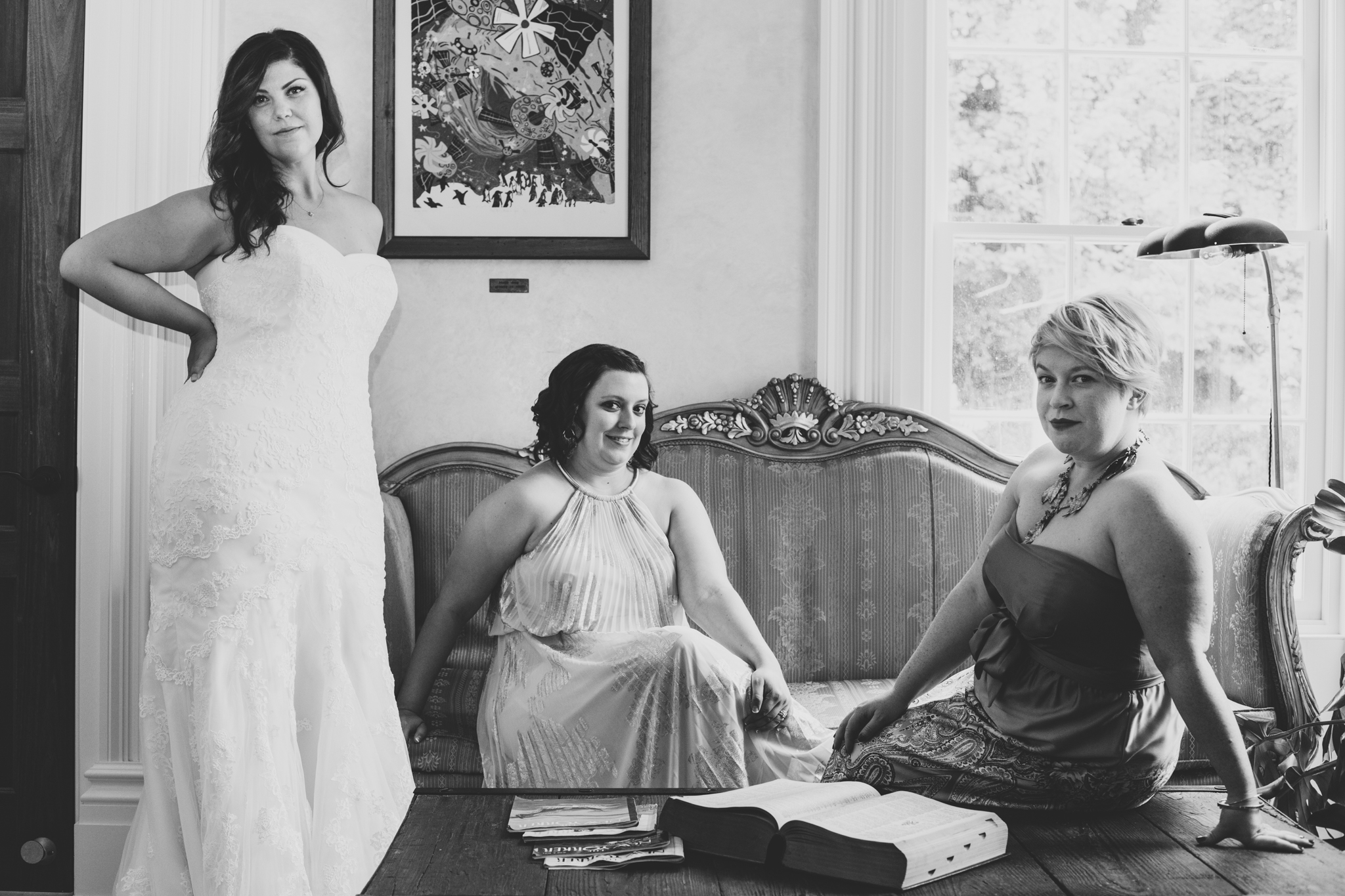 bride-and-bridesmaids-vanity-fair-style-bw