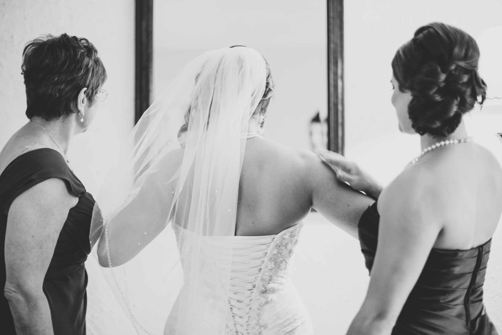phoenix wedding photographer bride overwhelmed by emotion