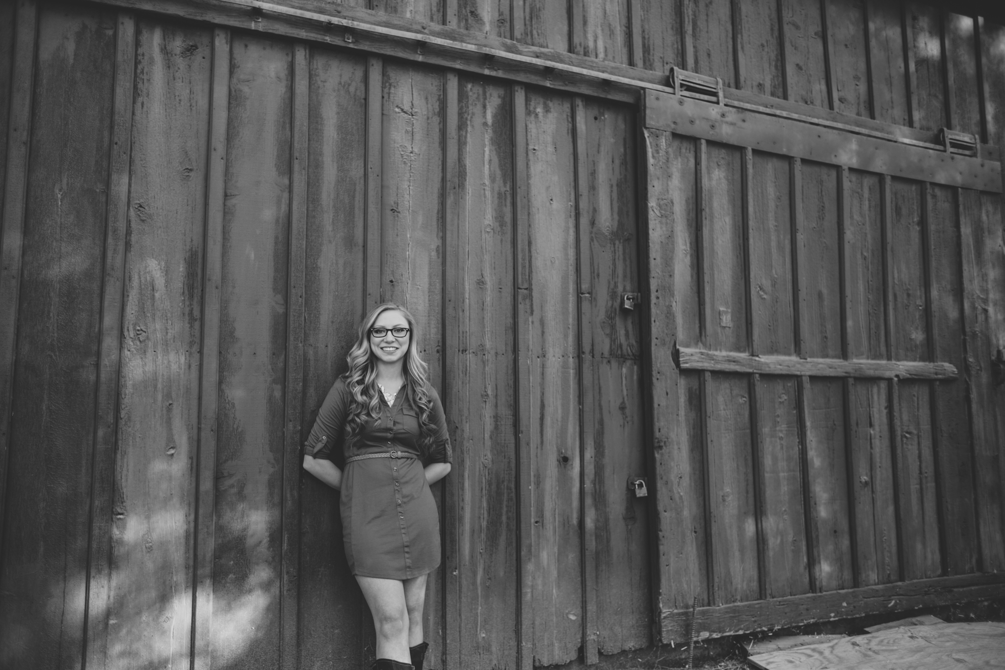 black and white senior photo desi barn