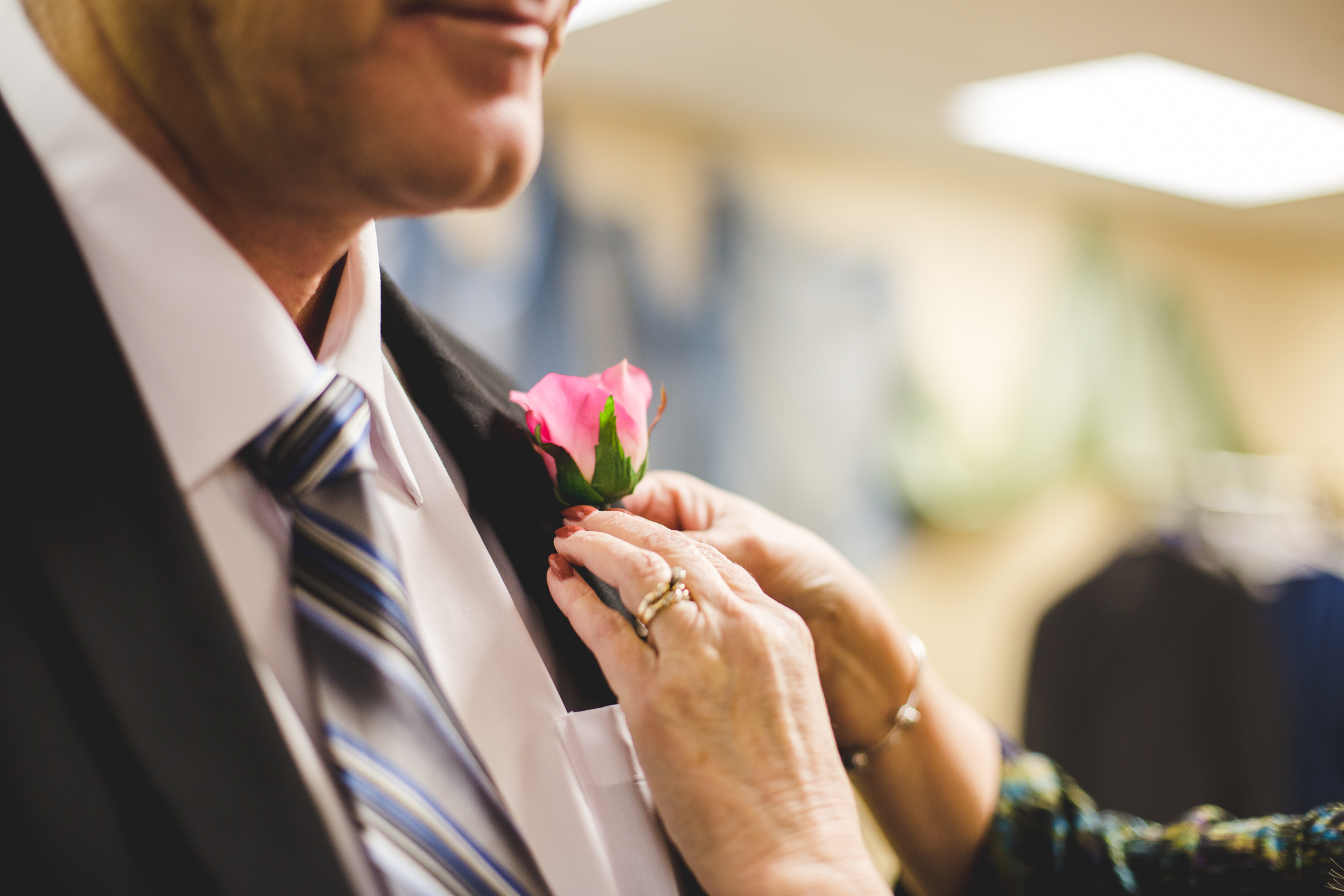 rs father of the bride gets boutonnière on
