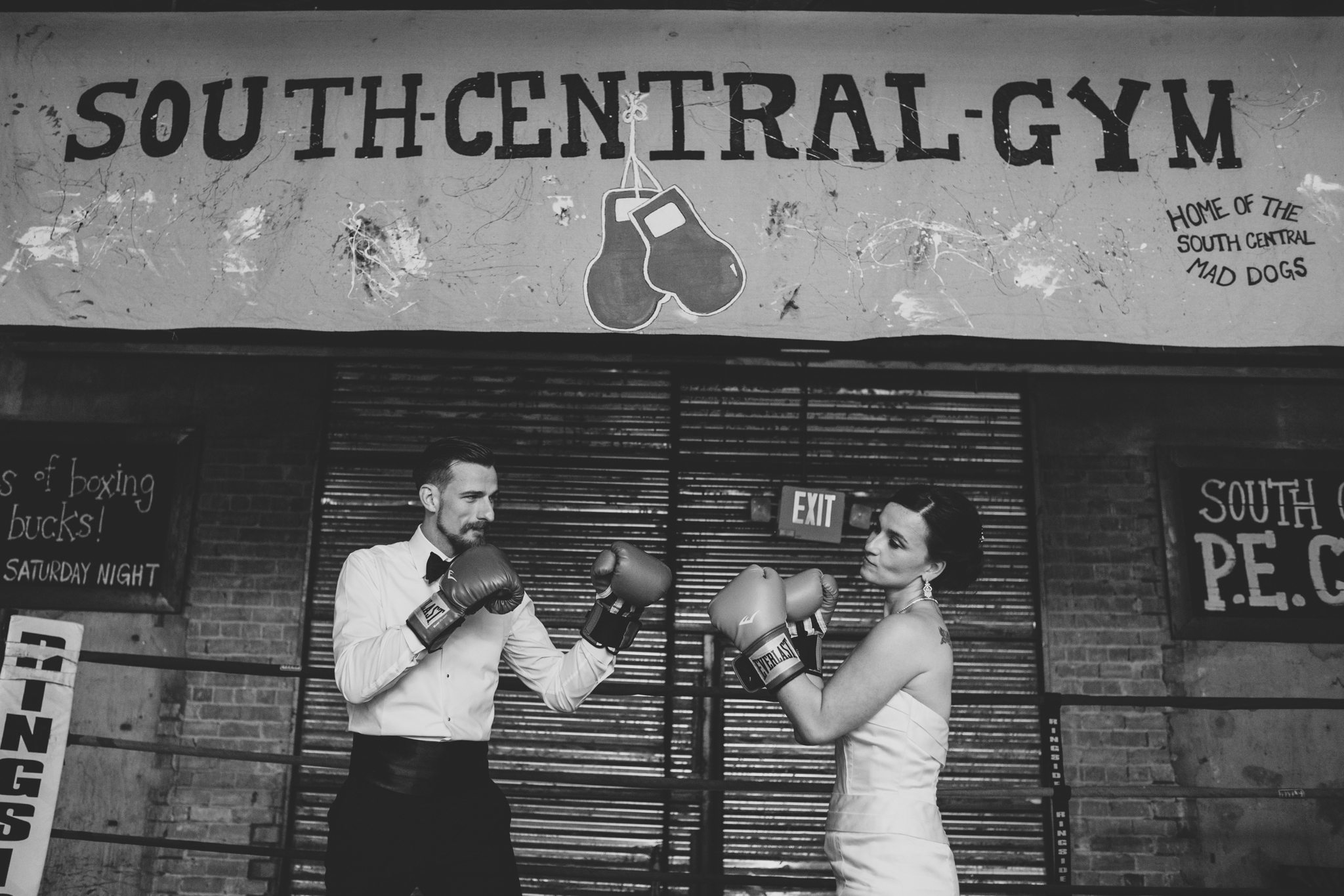 old timey bride groom boxing ring the duce black and white hj