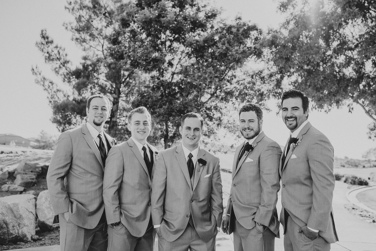 groom-and-his-groomsmen-aaorn-kes-photography