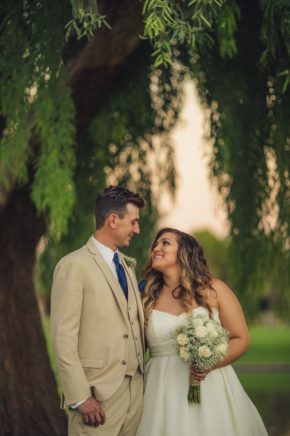 willow-tree-wedding-photo
