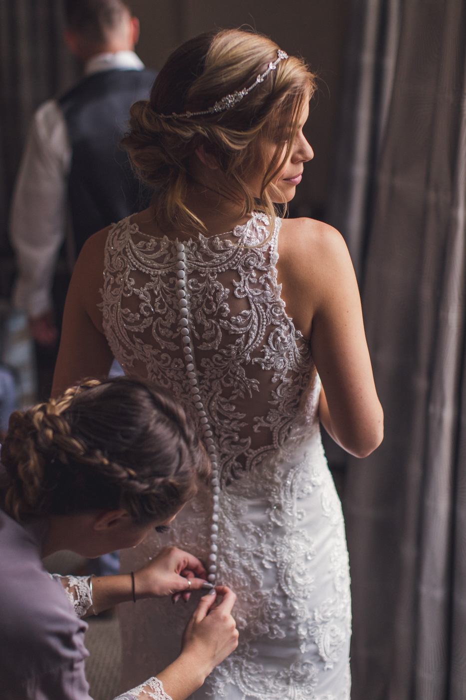 beautiful-back-of-wedding-dress