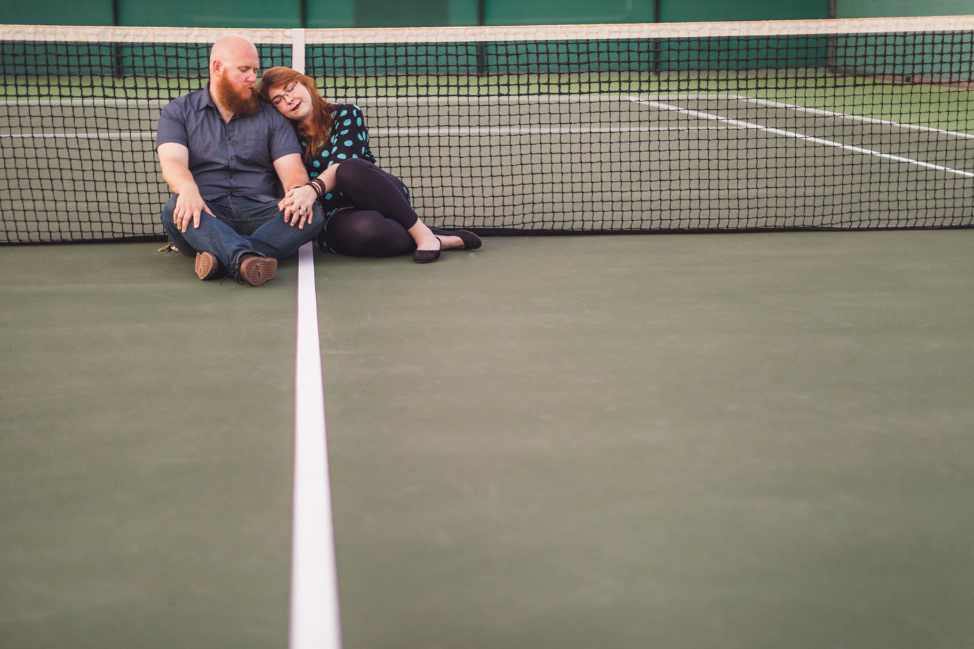 tennis-court-engagement-aaron-kes-photography