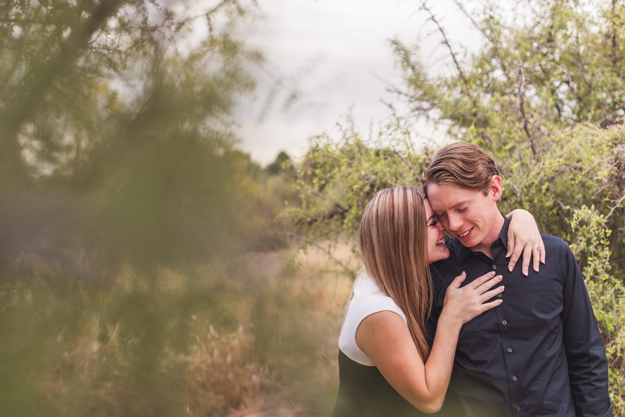 aaron-kes-photography-intimate-engagement-photo-laughs