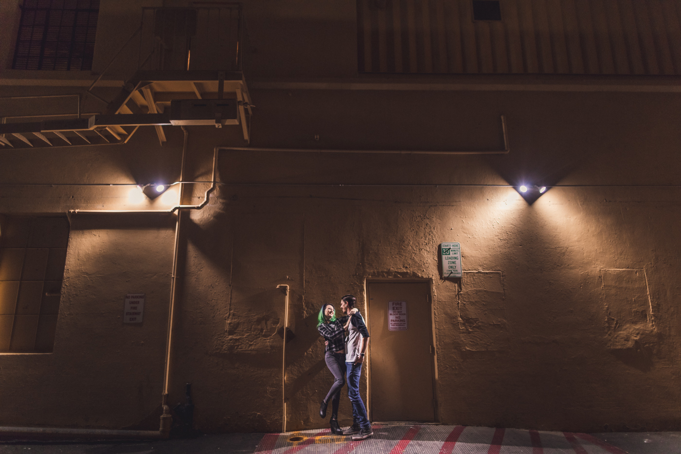 engagement-session-in-alley-at-night